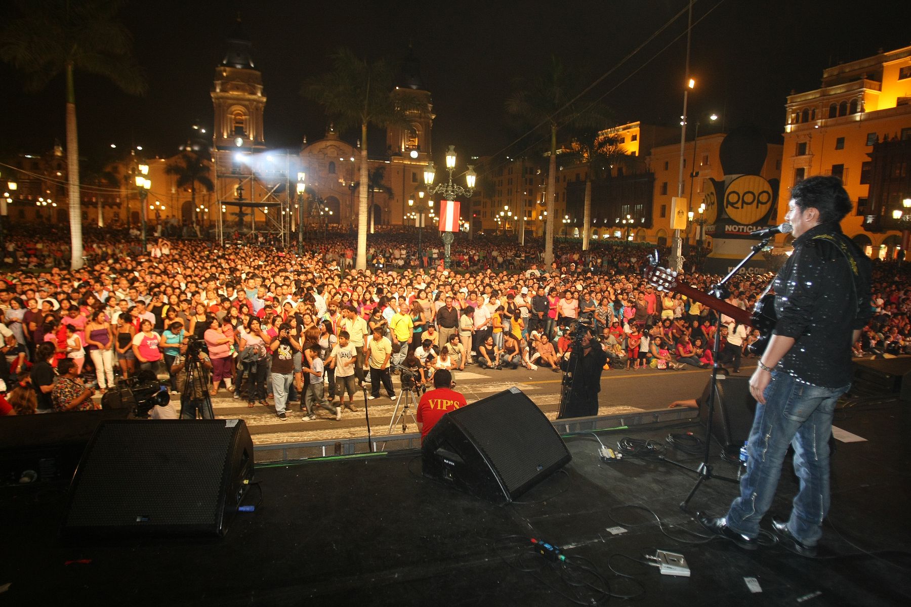 Serenade on the occasion of the 476th anniversary of Spanish foundation of Lima took place at the city