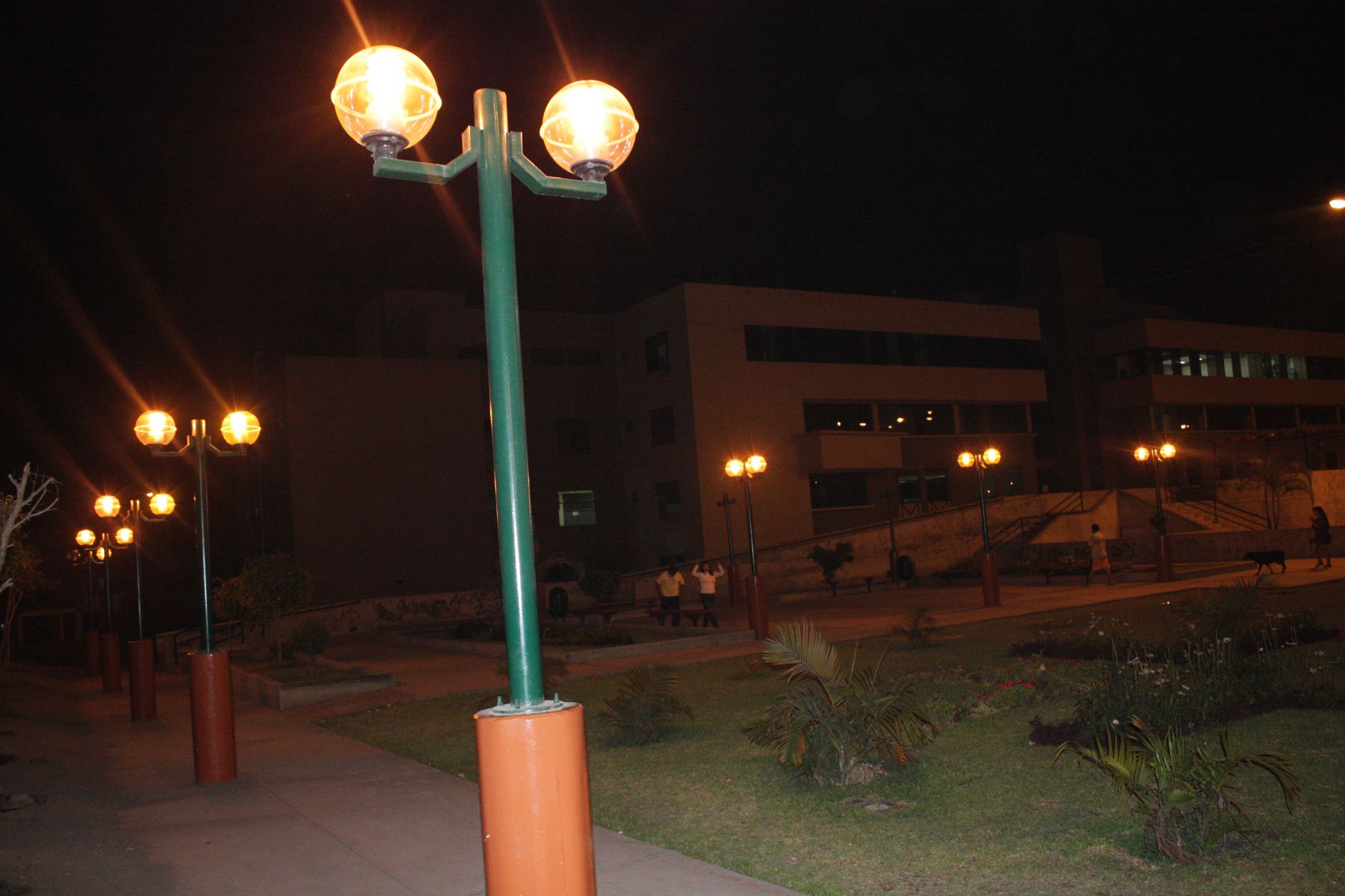 Plaza de Armas de SJM luce más iluminada. Foto: Difusión