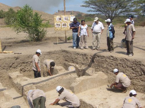 Templo descubierto en las excavaciones en el complejo arqueológico Huaca Santa Rosa, que tiene más de 1,200 años de antigüedad. Foto: ANDINA / Silvia Depaz.