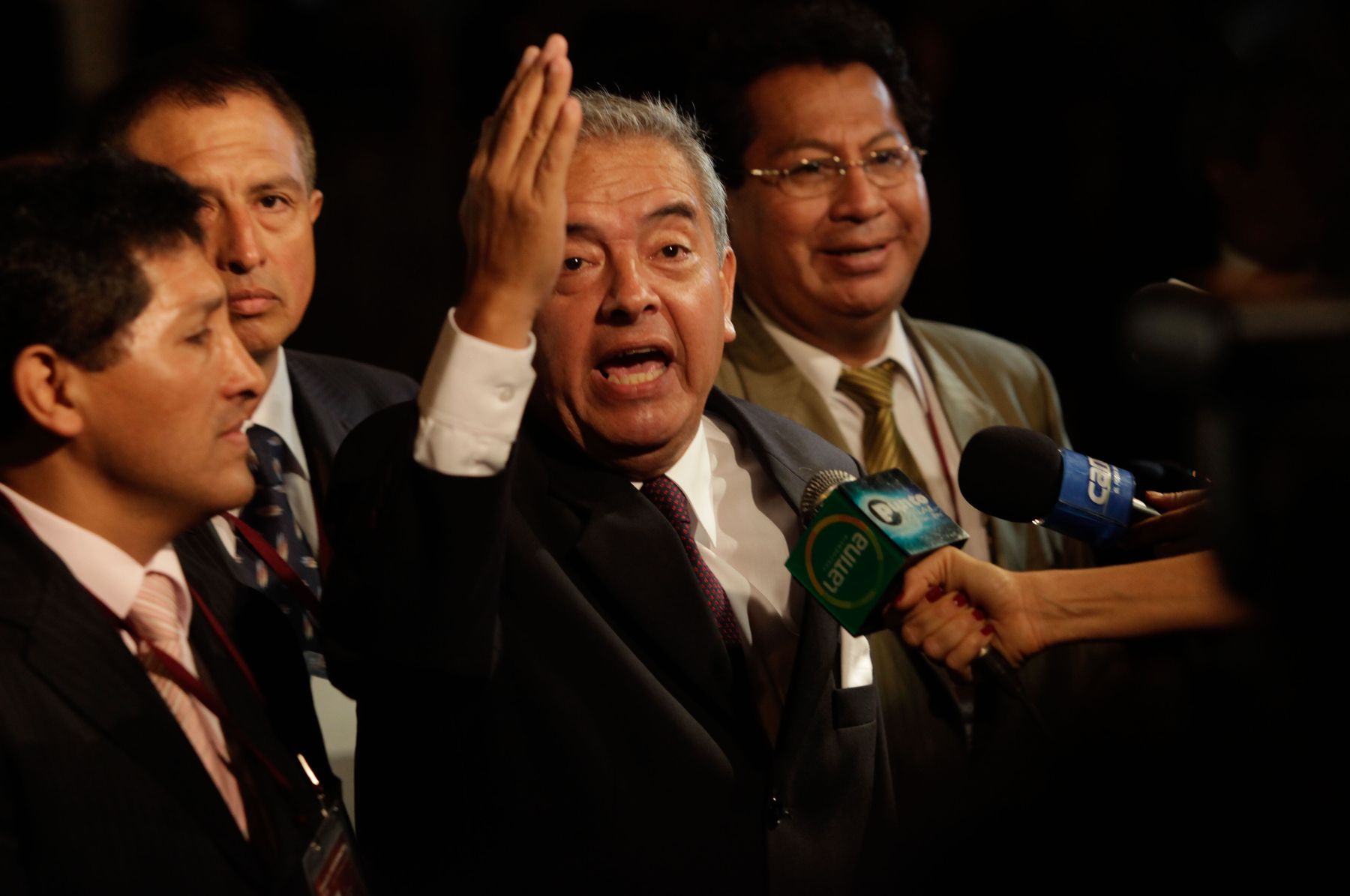 Candidadto del Partido Fonavistas del Perú, José Ñique, a su llegada a la sede del Colegio Médico para participar de debate presidencial del JNE.Foto: ANDINA/Rubén Grández