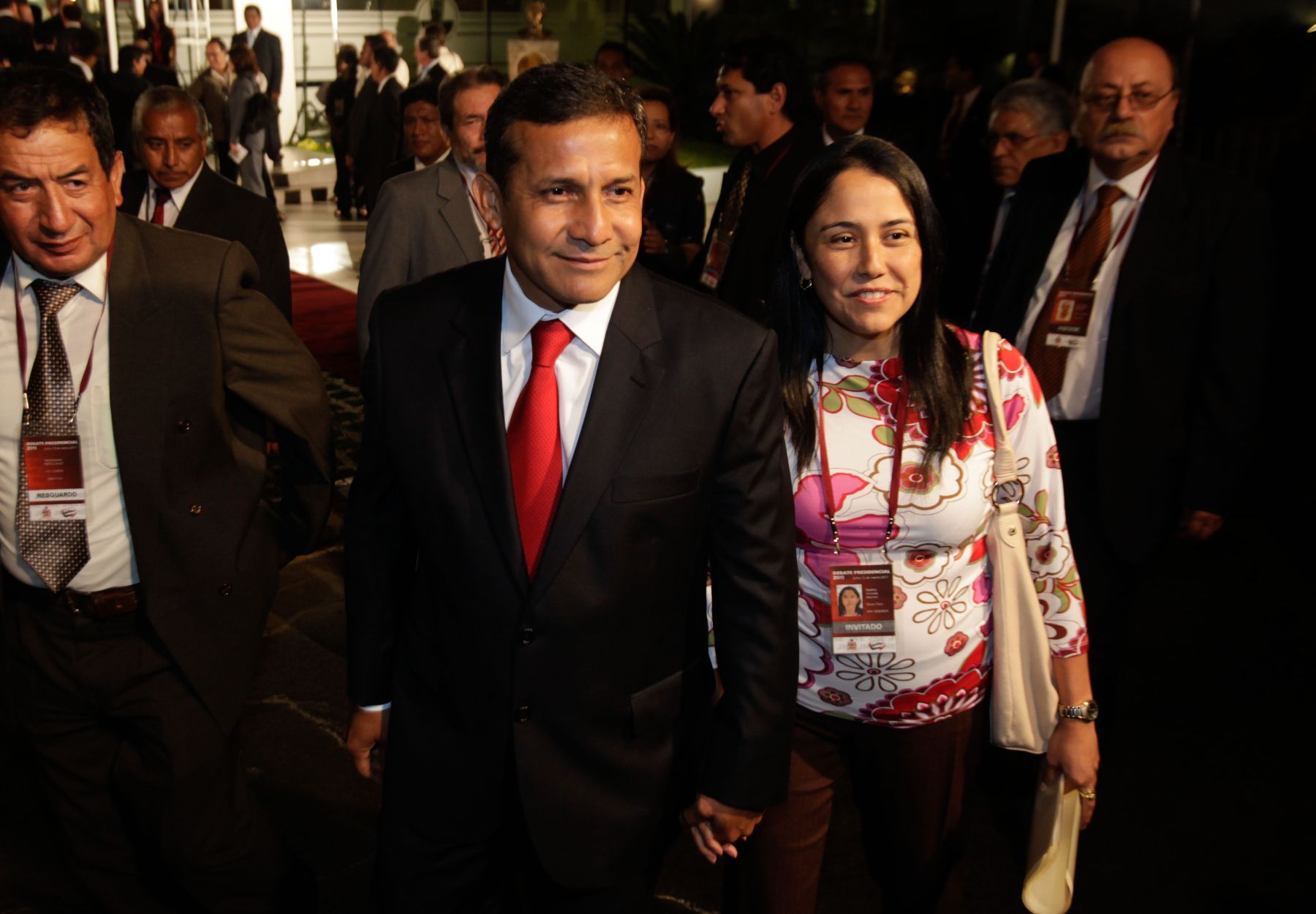 Candidato de Gana Perú, Ollanta Humala, a su llegada a la sede del Colegio Médico para participar de debate presidencial del JNE. 
Foto: ANDINA/Rubén Grández