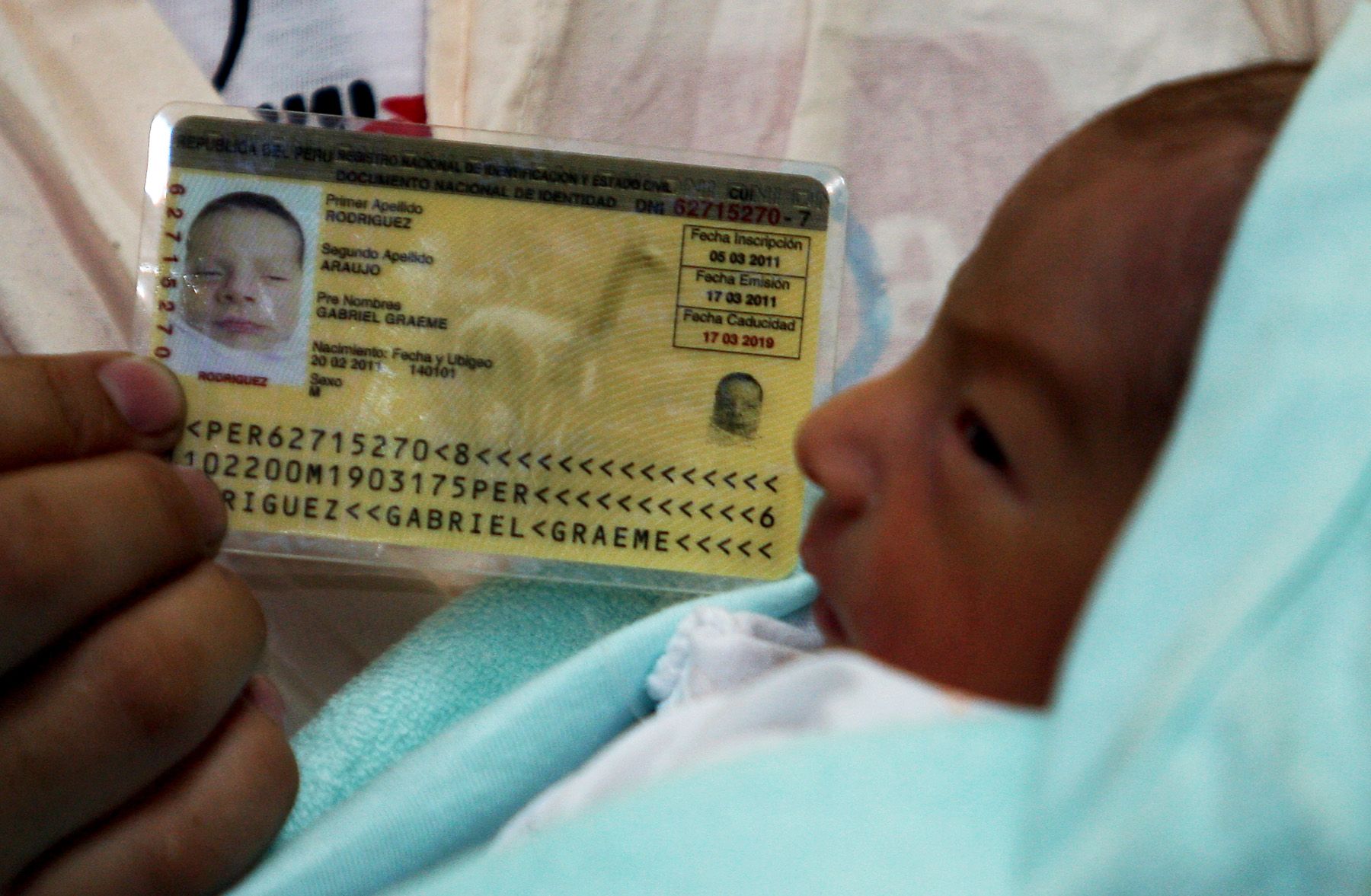 Ministro de Salud, Óscar Ugarte, reitera la gratuidad de seguro universal para los recién nacidos así como la entrega de DNI a los menores hasta los 16 años de edad. Foto: ANDINA/Gustavo Sánchez