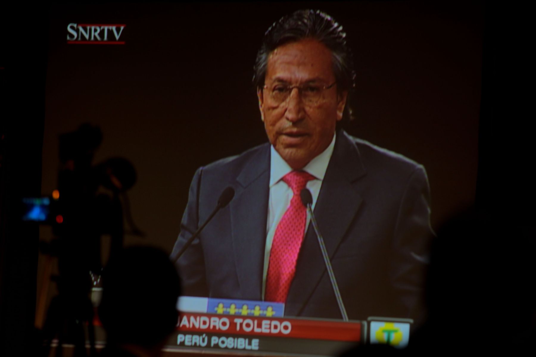 El candidato Alejandro Toledo expone durante el debate presidencial en el Hotel Sheraton.  Foto: ANDINA/ Piero Vargas