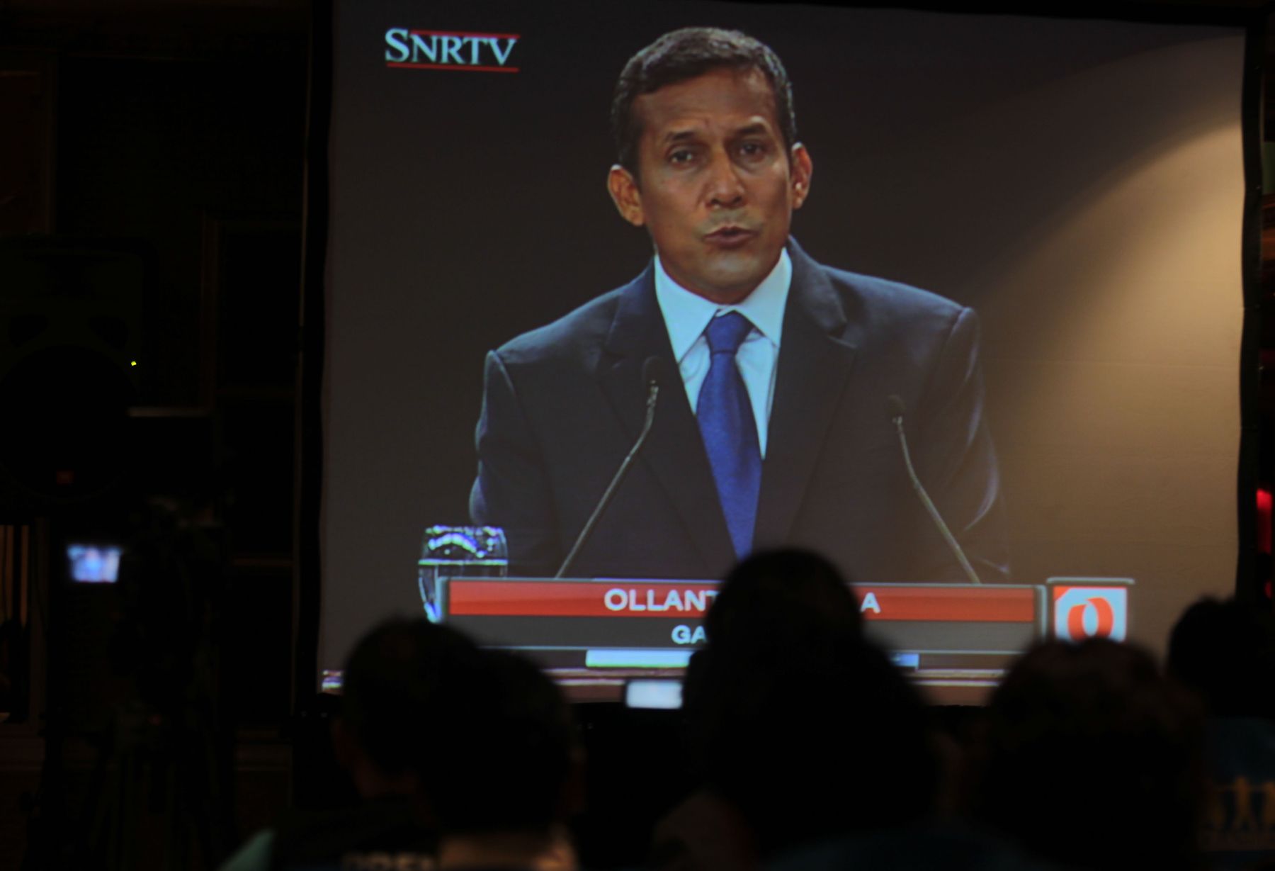 El candidato Ollanta Humala expone durante el debate presidencial en el Hotel Sheraton.  
Foto: ANDINA/ Piero Vargas