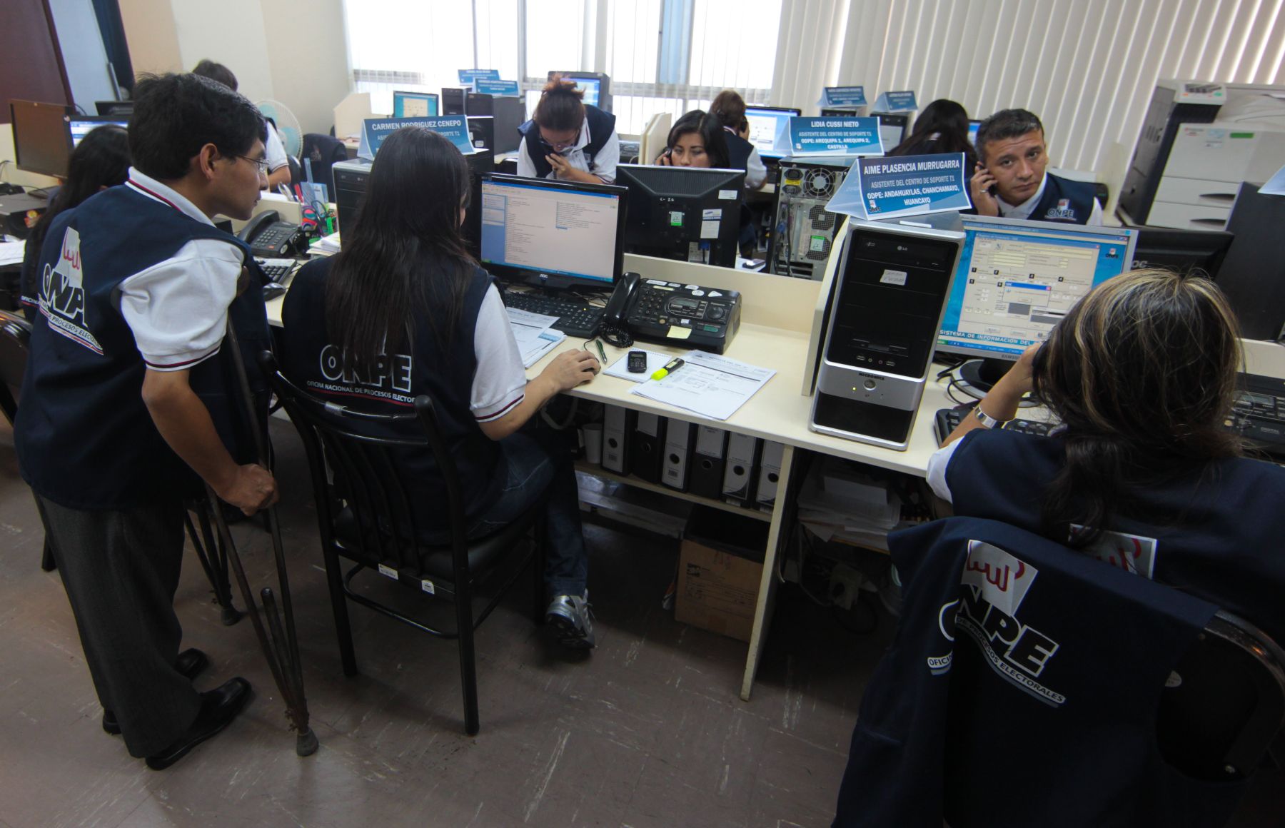 En el Centro de Cómputo  de la Oficina Nacional de Procesos Electorales, Onpe, se sigue paso a paso el desarrollo de la jornada electoral a nivel nacional . Foto: ANDINA/Piero Vargas