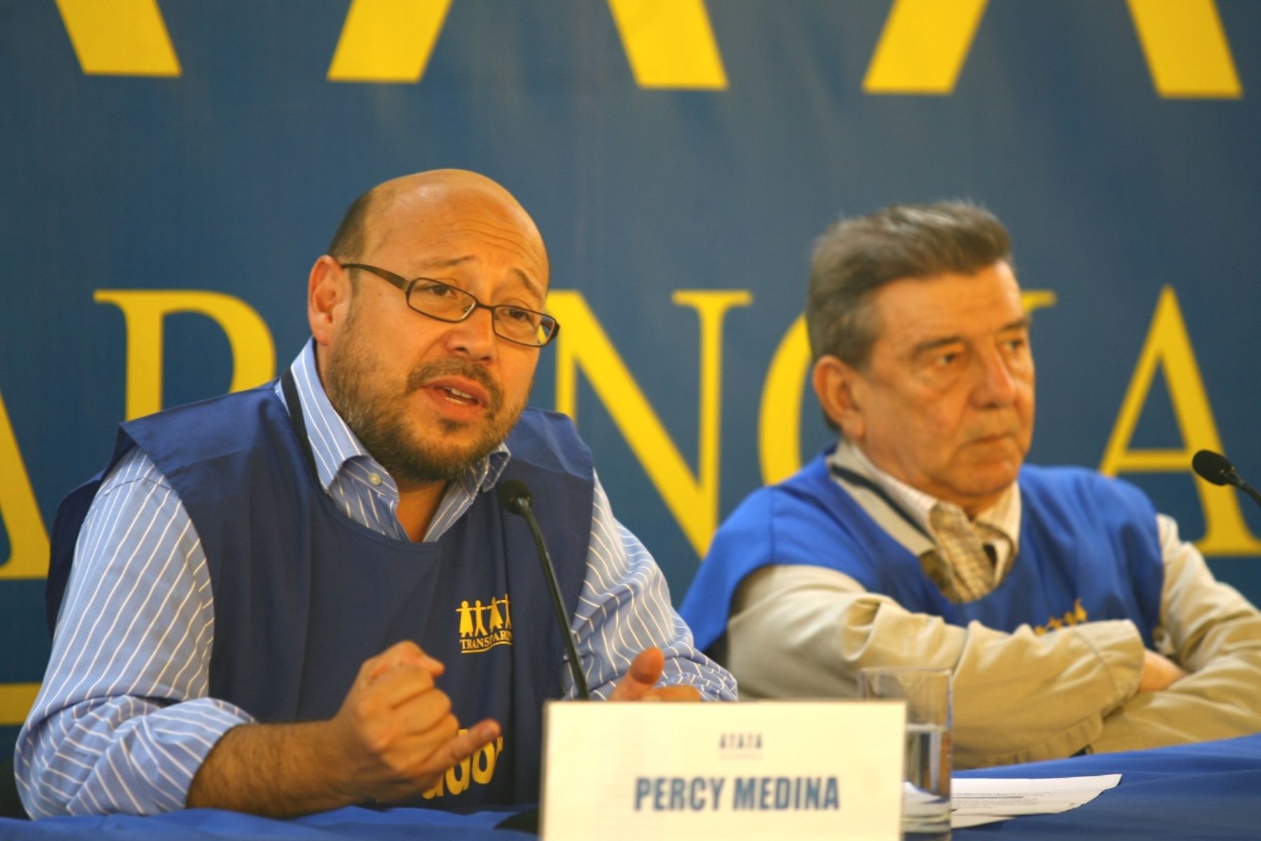 Secretario general de Transparencia, Percy Medina, presenta el primer informe de observacion electoral, en los comicios generales 2011. Foto: ANDINA/Víctor Palomino