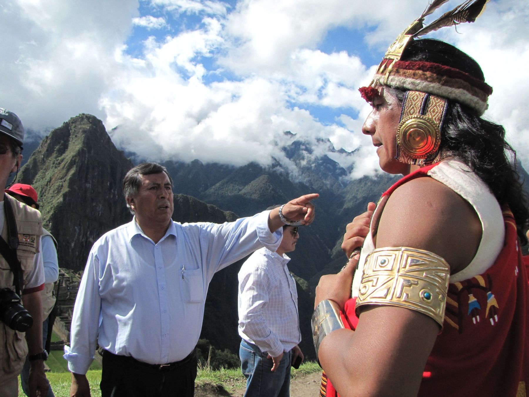 Actores ensayan la escenificación del arribo del inca Pachacútec y los gobernantes del Tahuantinsuyo al parque arqueológico de Machu Picchu. Foto: Municipalidad de Machu Picchu.