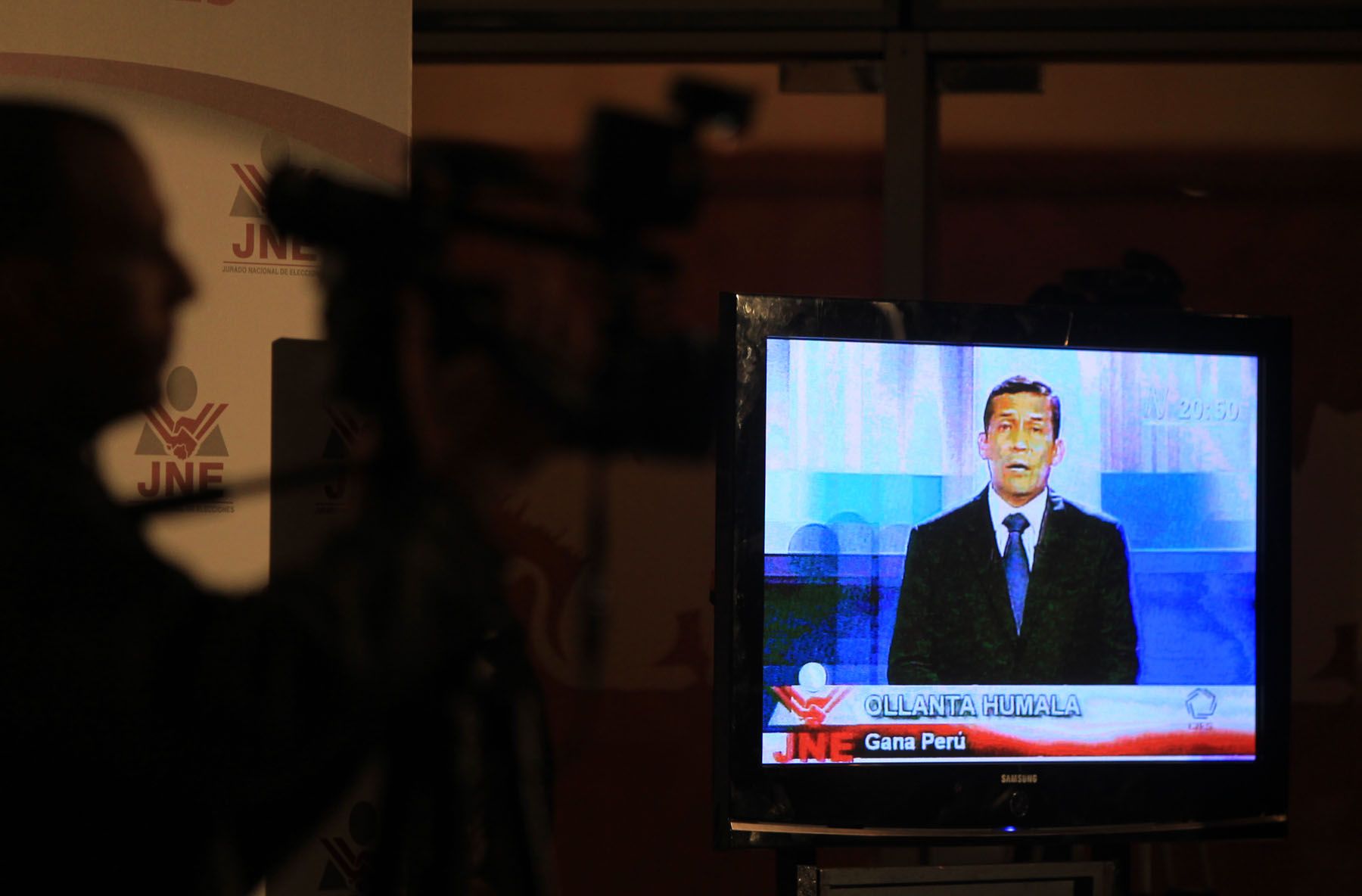 Candidato de Gana Perú, Ollanta Humala, interviene en debate presidencial que los canales transmiten en directo.
Foto: ANDINA/ Carlos Lezama