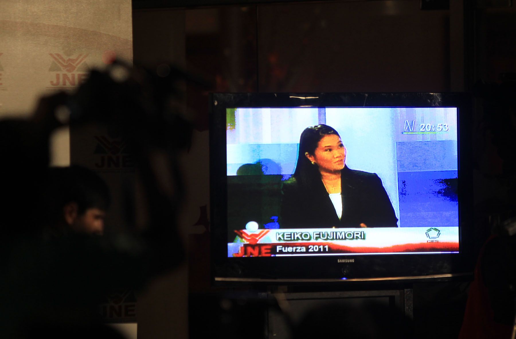 Candidata de Fuerza 2011, Keiko Fujimori, interviene en debate presidencial que los canales transmiten en directo.
Foto: ANDINA/ Carlos Lezama.
