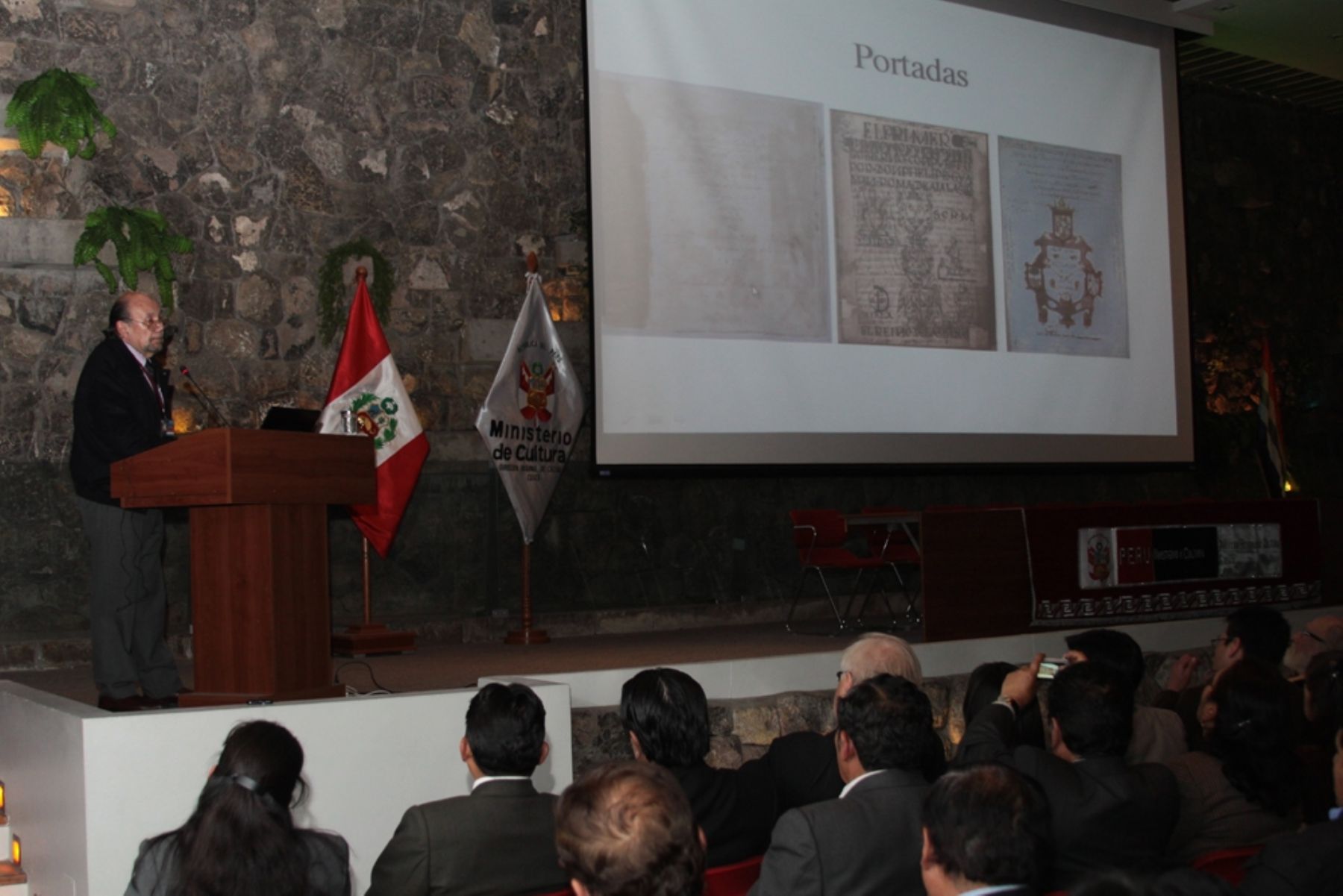 Ministro de Cultura, Juan Ossio, clausuró coloquio internacional en el Cusco.