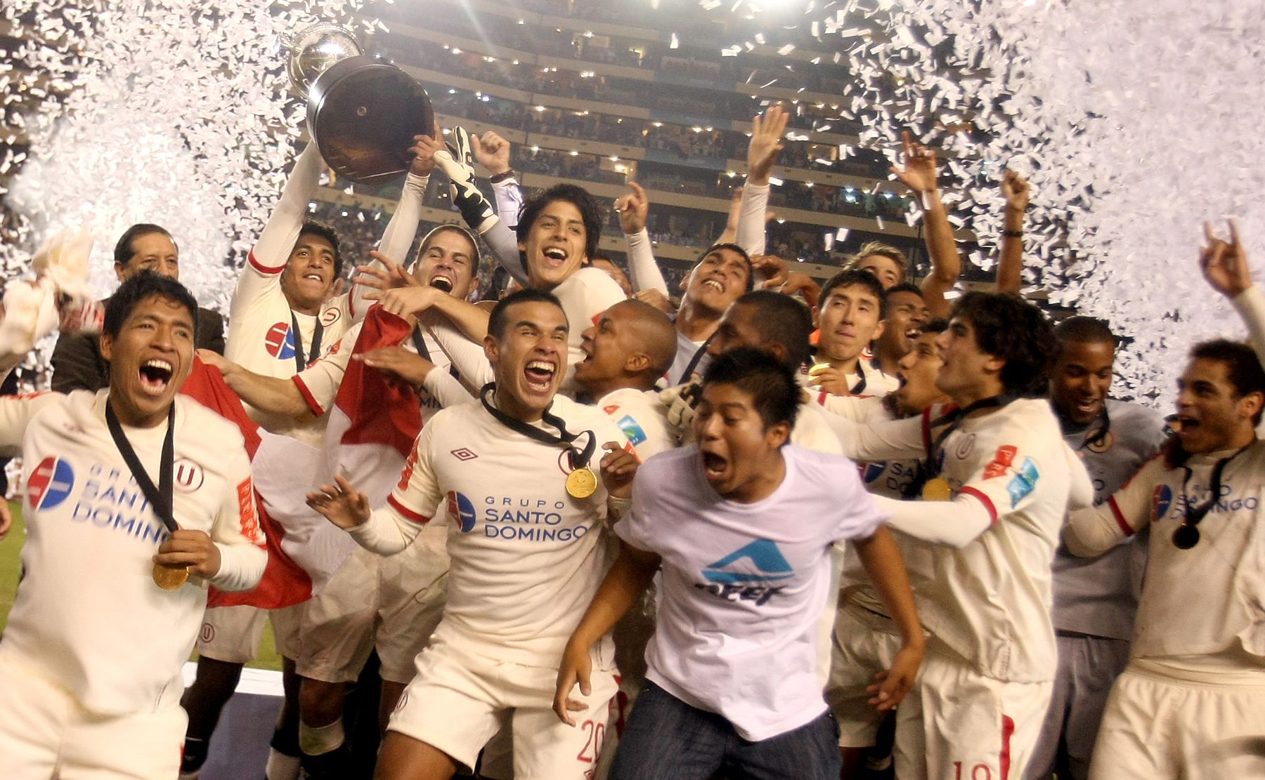 Universitario celebra título de Copa Libertadores Sub-20, en 2011. ANDINA / Vidal Tarqui.