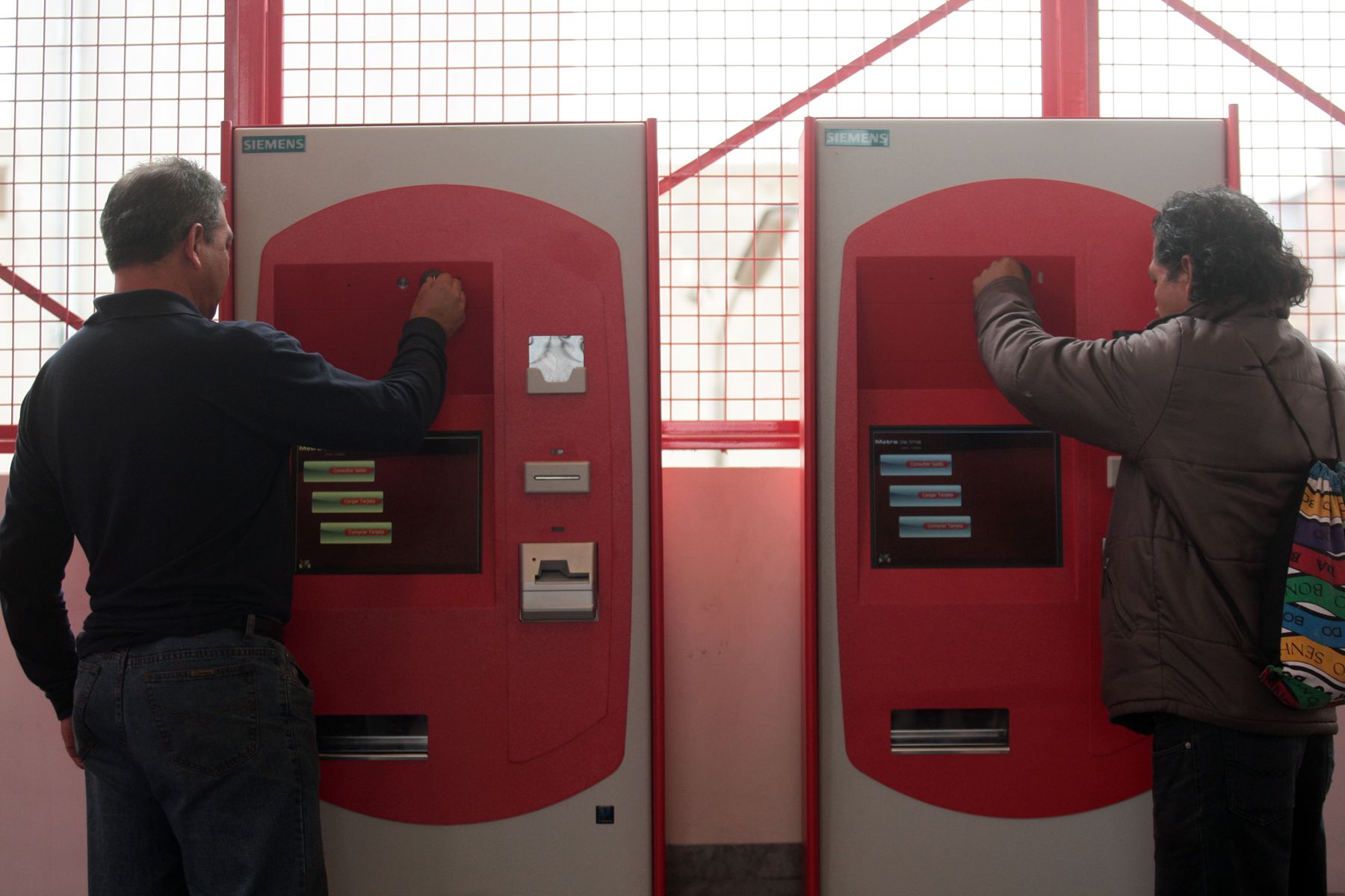 Pasajeros podrán comprar tarjetas para el Metro de Lima desde fines de  enero | Noticias | Agencia Peruana de Noticias Andina