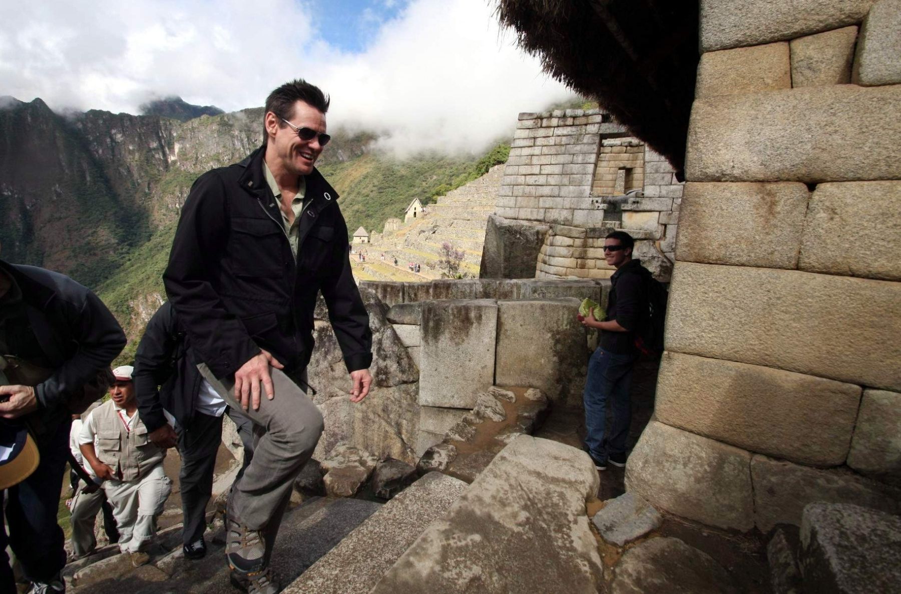 Canadian star Jim Carrey visited today the Inca citadel of Machu Picchu, in Cusco. Photo: ANDINA / Percy Hurtado.