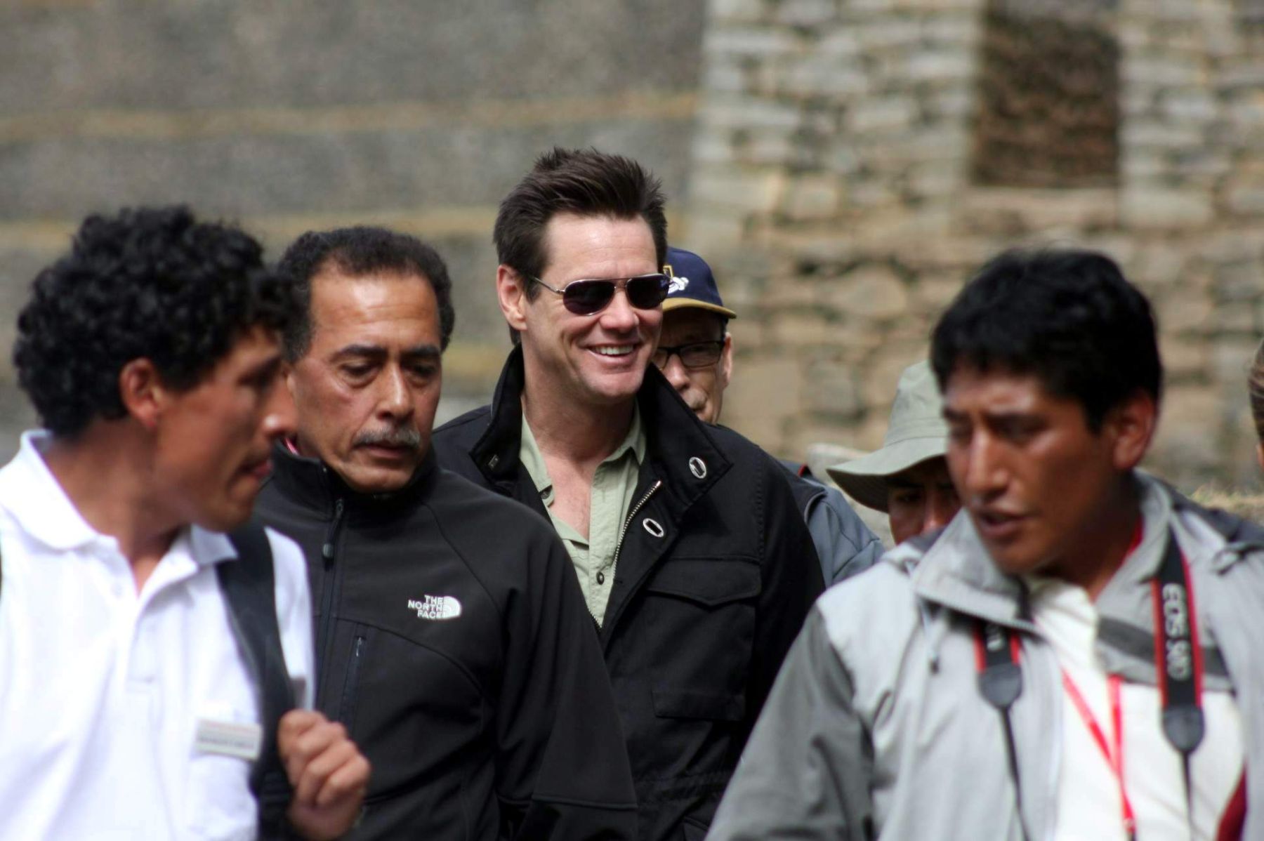 Canadian actor Jim Carrey enjoys its tour around Machu Picchu, in Cusco. Photo: ANDINA / Percy Hurtado.