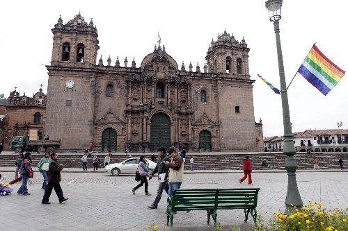 Una investigación arqueológica permitirá en octubre próximo confirmar la existencia de un gigantesco “usnu” o estructura ceremonial de la época Inca en la base del atrio de la basílica catedral de la ciudad del Cusco. ANDINA/archivo