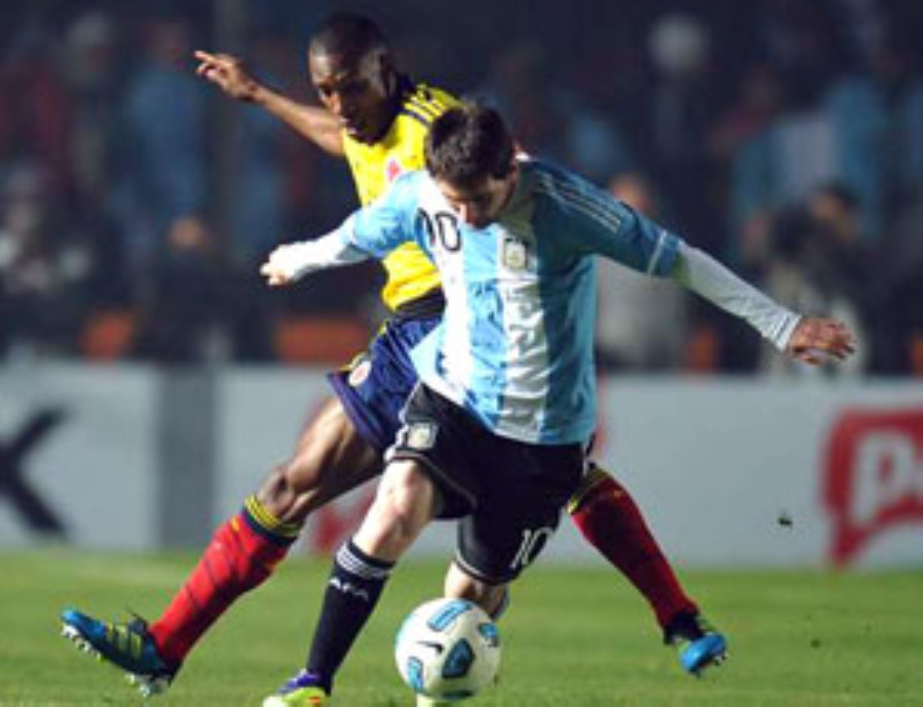 Campaña para reconciliar a hinchada de Santa Fe con Messi y selección ...