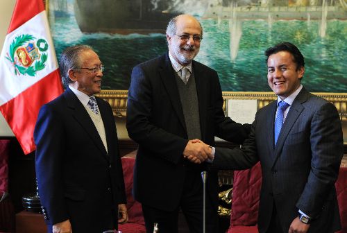 Instalación de la Mesa Directiva de la Junta Preparatoria del Período Parlamentario 2011-2016 del Congreso de la República, presidida por el legislador Daniel Abugattás (GPN). Foto: ANDINA/Carlos Lezama.