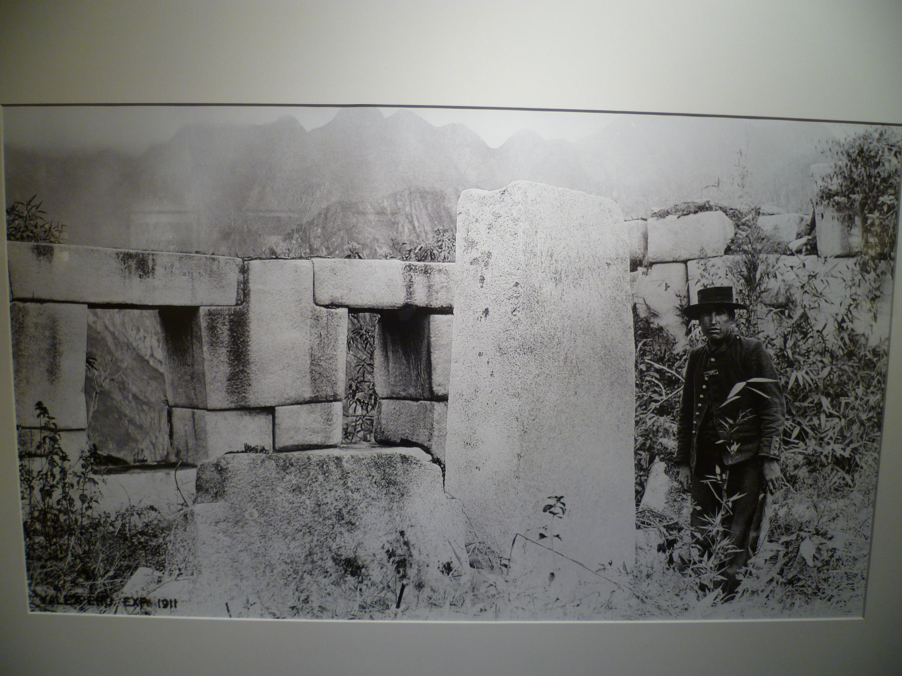 Fotografía de Hiram Bingham que se presentan exposición en Lima y registrada por Fernando Astete. Foto:ANDINA