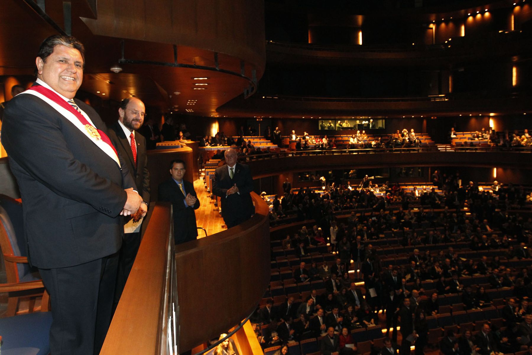 Jefe del Estado asiste a inauguración del Gran Teatro Nacional, acompañado de los cancilleres de Chile, Alfredo Moreno, y de Colombia, María Holguín.