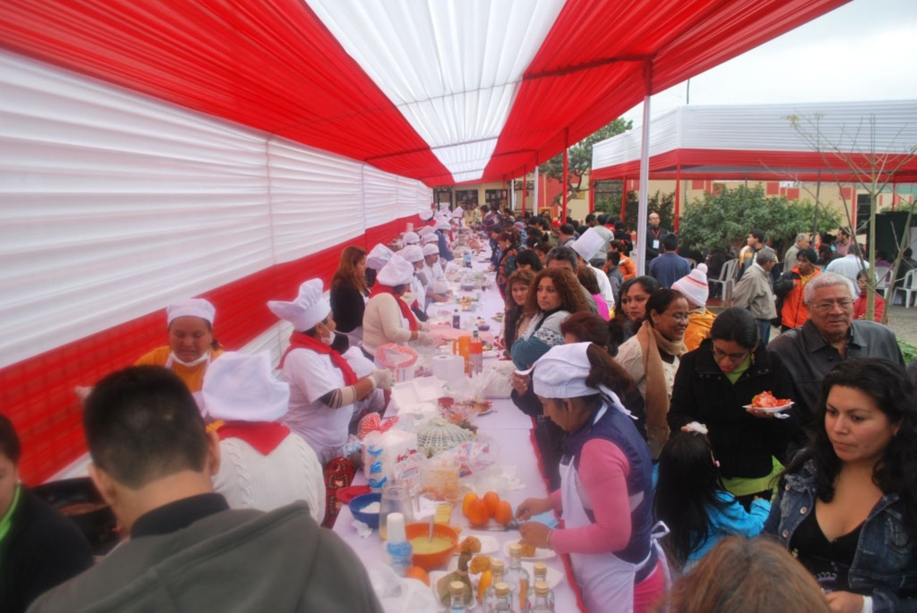 Cientos personas asistieron a festival gastronómico de Ventanilla. Foto: Difusión