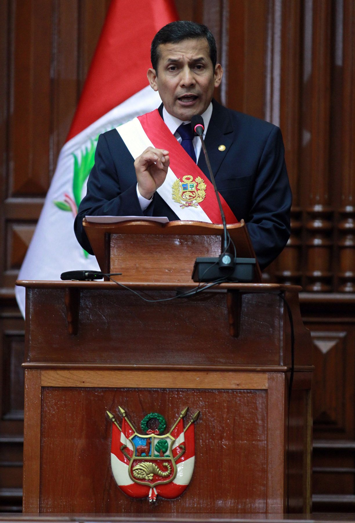 El Presidente Ollanta Humala Tasso dirige su mensaje a la Nación tras jurar al cargo en sesión solemne del Congreso de la República. 
Foto: ANDINA/Carlos Lezama