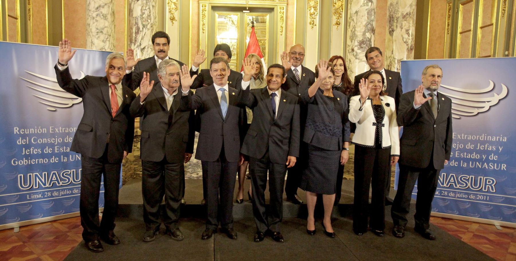 Foto Oficial de la Reunión Extraordinaria del Consejo de Jefas y Jefes de Estado y de Gobierno de la Unasur. 
Foto: ANDINA/Alberto Orbegoso