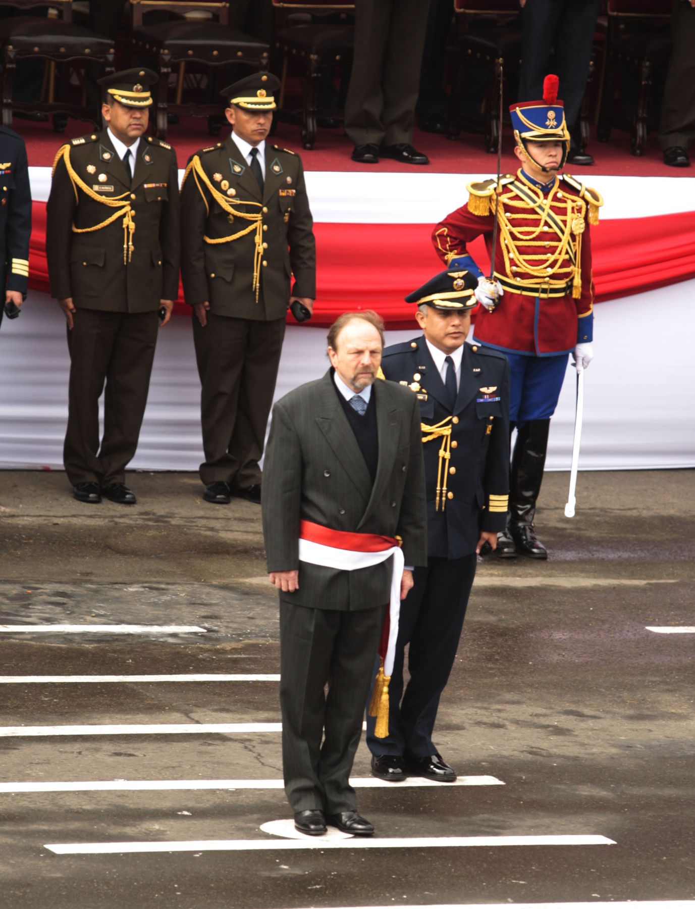 El presidente del Consejo de Ministros, Salomón Lerner, llega a la avenida Brasil para  asistir a la Parada Militar.
Foto: ANDINA/Jack Ramón
