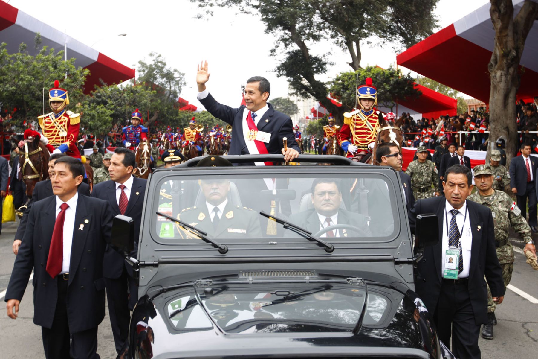 Presidente de la República, Ollanta Humala, llega a la avenida Brasil y encabeza la Gran Parada Militar. Foto: ANDINA/archivo
