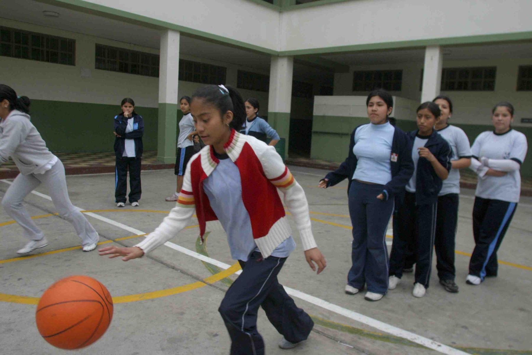 Educación física en colegios públicos.
 Foto: ANDINA / Archivo