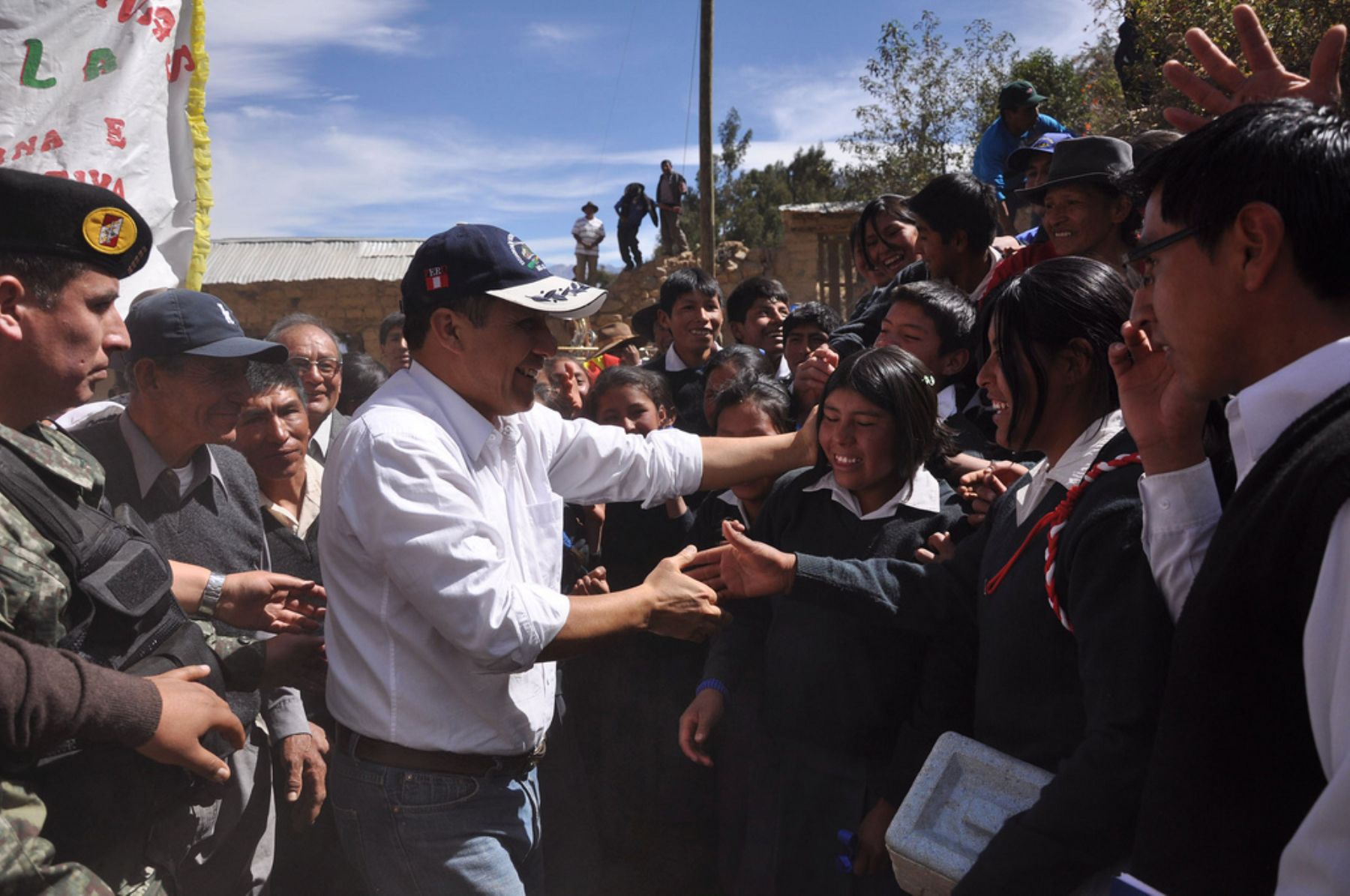 Presidente de la República, Ollanta Humala, junto a la Primera Dama, Nadine Heredia, durante visita a Oyolo en Ayacucho.
Foto: ANDINA/ Presidencia de la República