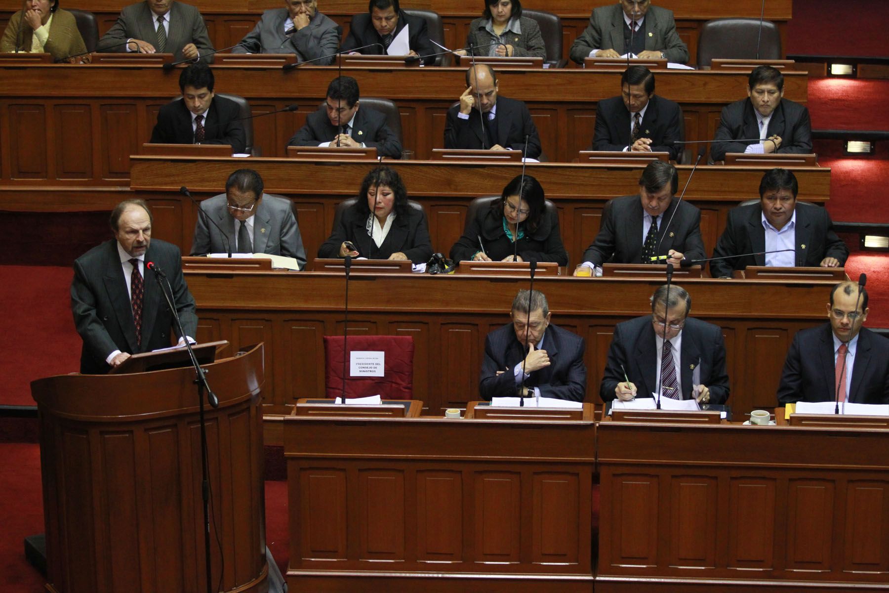 Presidente del Consejo de Ministros, Salomón Lerner , durante presentación esta mañana ante el Congreso de la República.
Foto: ANDINA/Carlos Lezama.