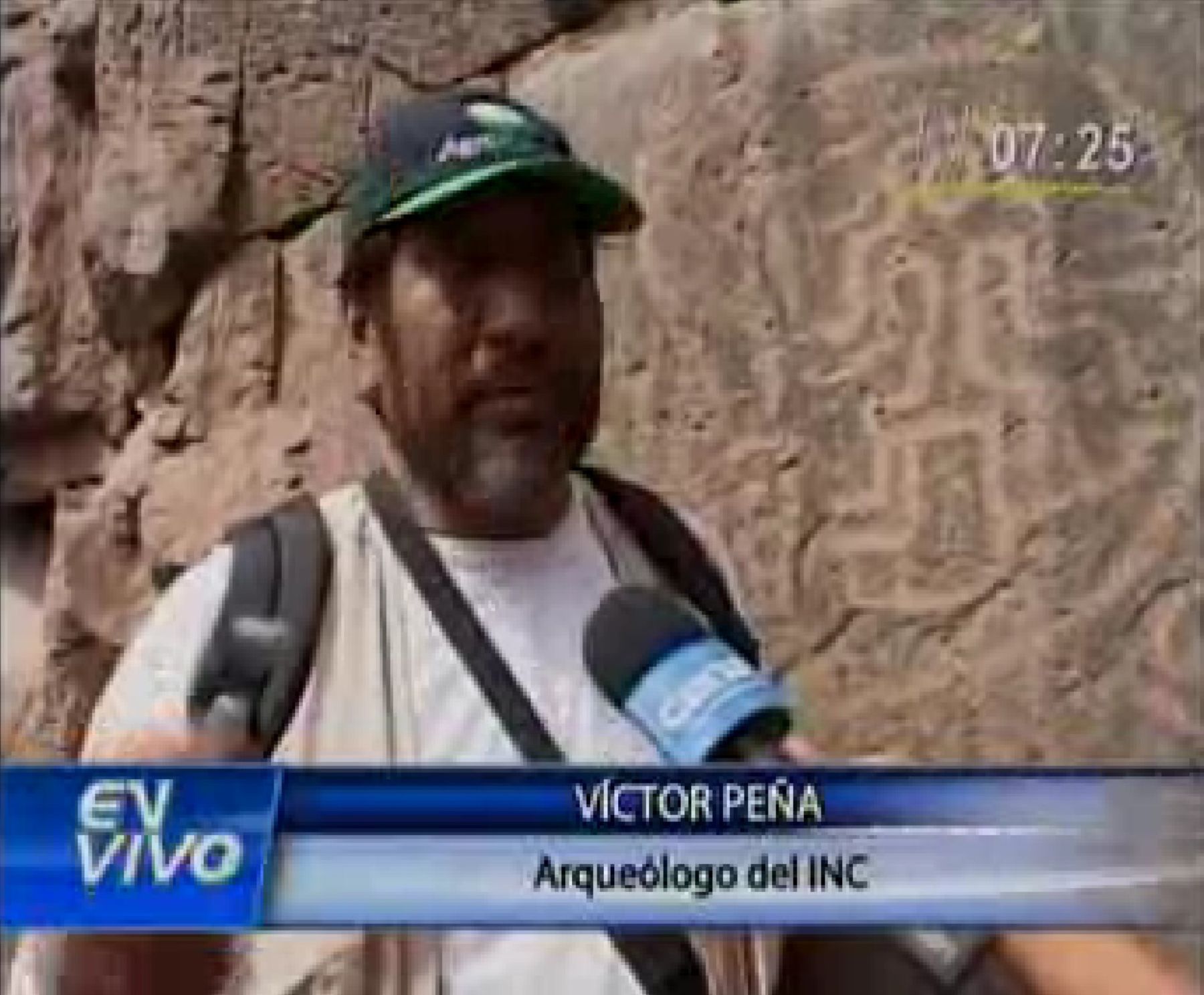 Petroglifos en  Huacrupe-La Calera