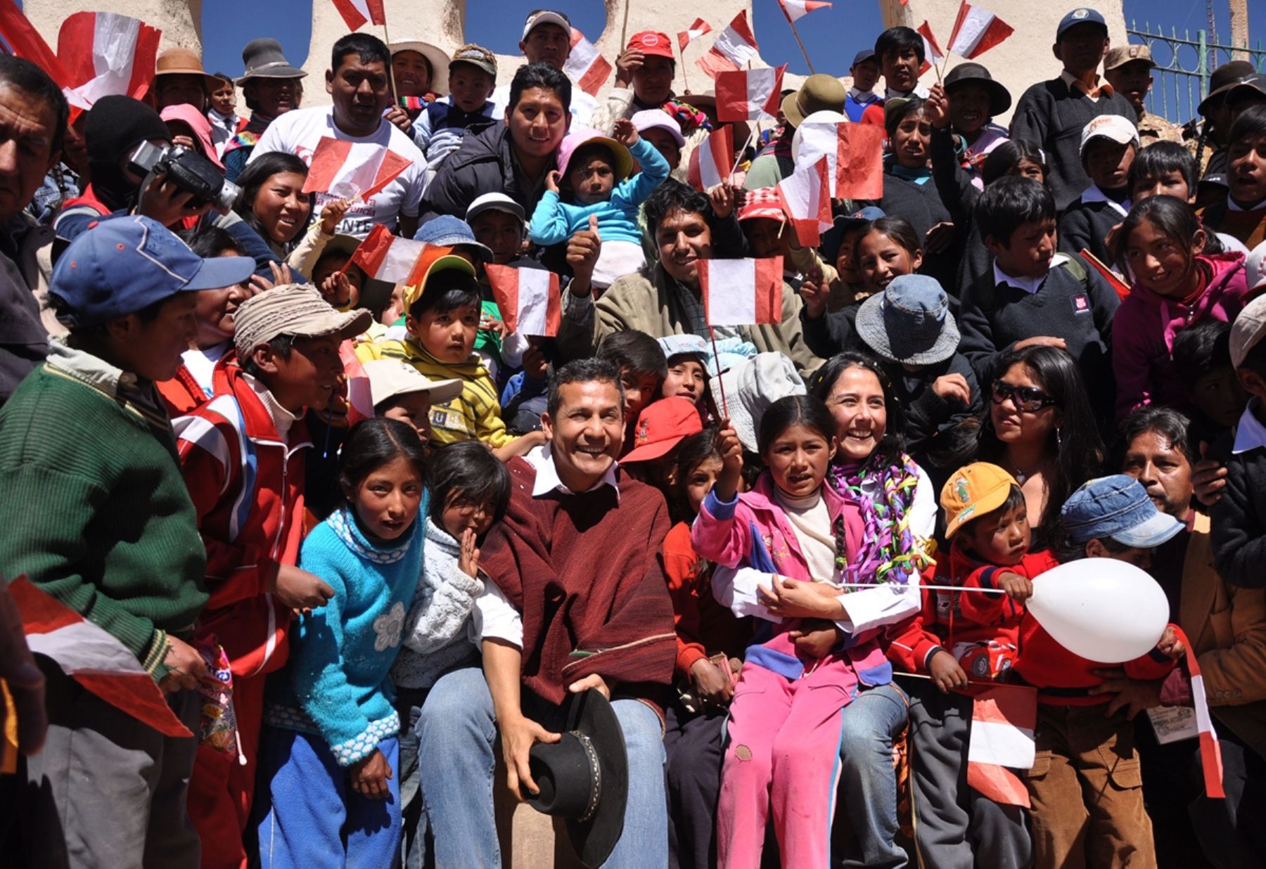 Presidente de la República, Ollanta Humala, llevó esta mañana ayuda social a los pobladores afectados por heladas, en los distritos de Umachiri y Tirapata en el departamento de Puno. 
Foto: ANDINA/Presidencia de la República
