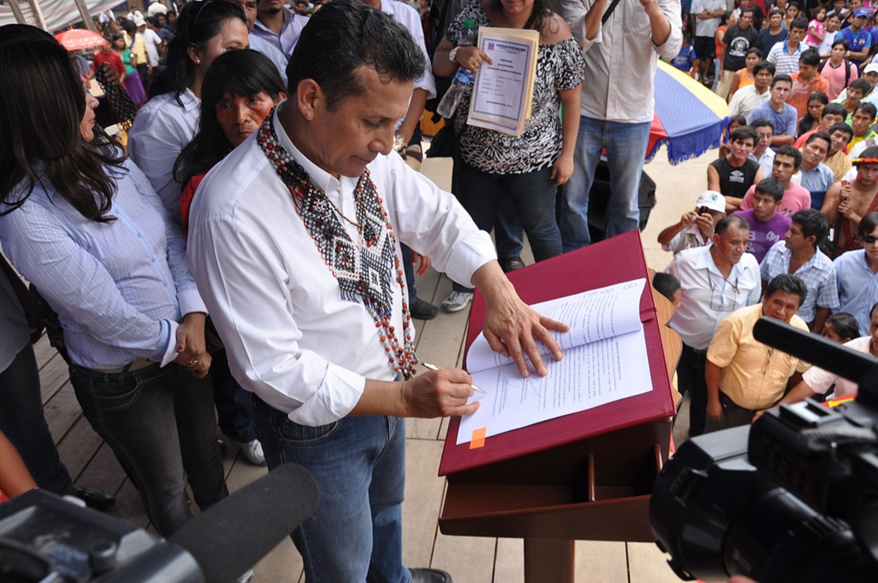 Presidente de la República, Ollanta Humala, promulga en Bagua Ley de Consulta Previa para pueblos indígenas .
Foto: ANDINA / Presidencia de la República.