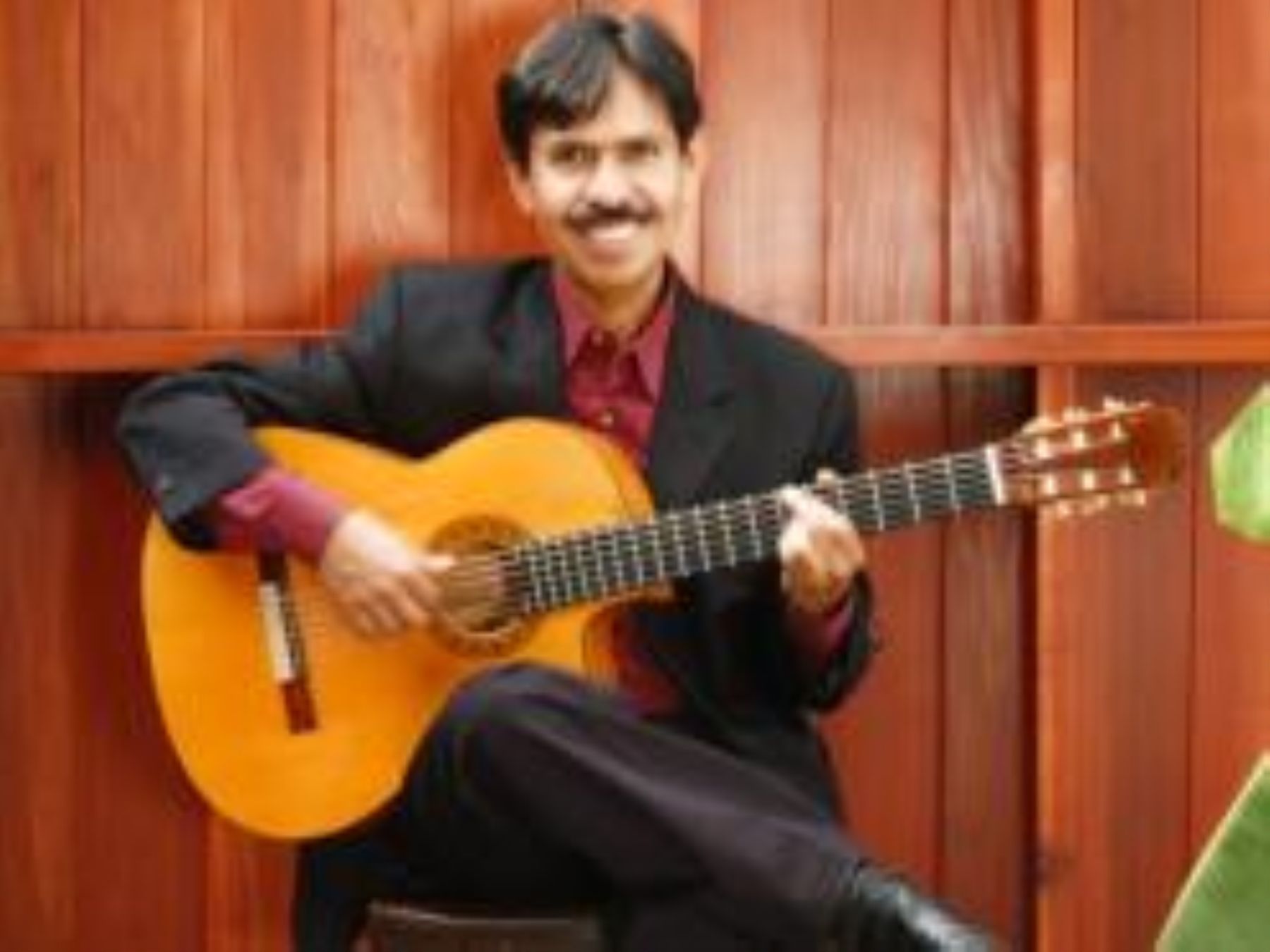 Peruvian guitarist Ciro Hurtado to perform in Oregon Noticias