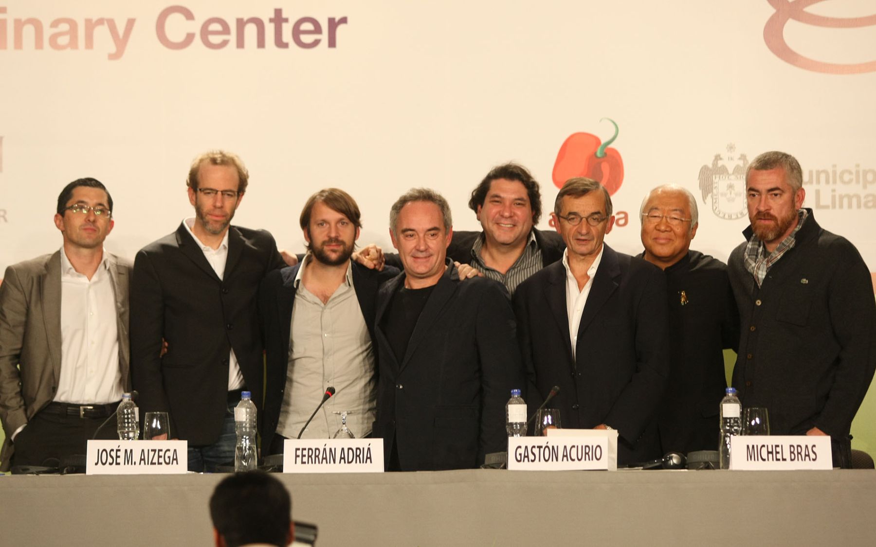 Los 9 cocineros más reconocidos del mundo se reunieron en Lima esta noche, en el marco de la Feria Internacional Mistura.
Foto: ANDINA/Vidal Tarqui