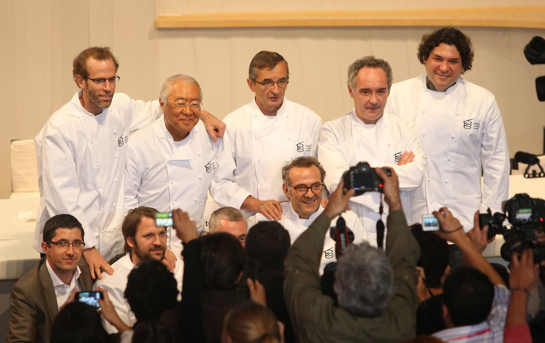 Los influyentes chefs que integran el denominado club del G9 presentaron hoy la Declaración de Lima en la Feria Mistura 2011.
Foto: ANDINA/ Vidal Tarqui