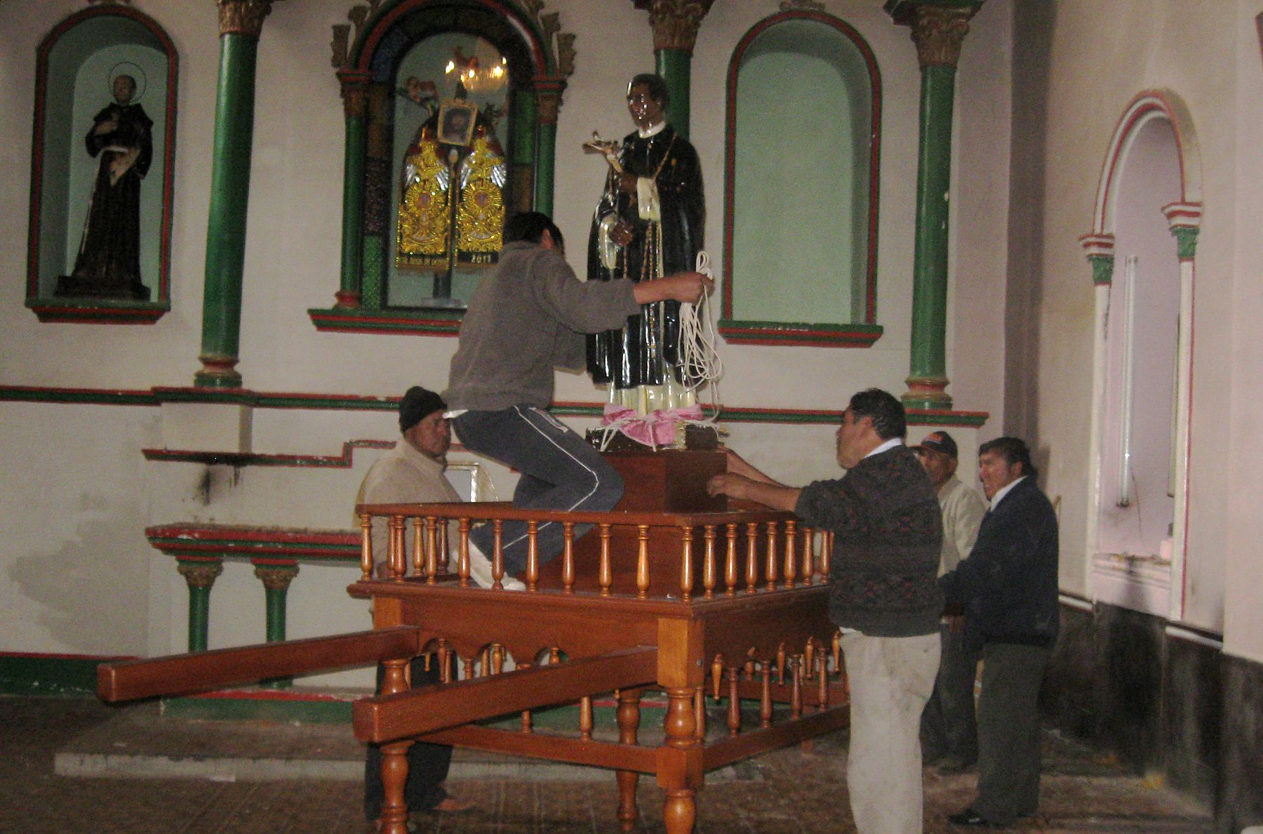 Roban joyas de imágenes religiosas de iglesia matriz del distrito de Santa Rosa de Ocopa, en la provincia de Concepción, en Junín. Foto: ANDINA/Pedro Tinoco.