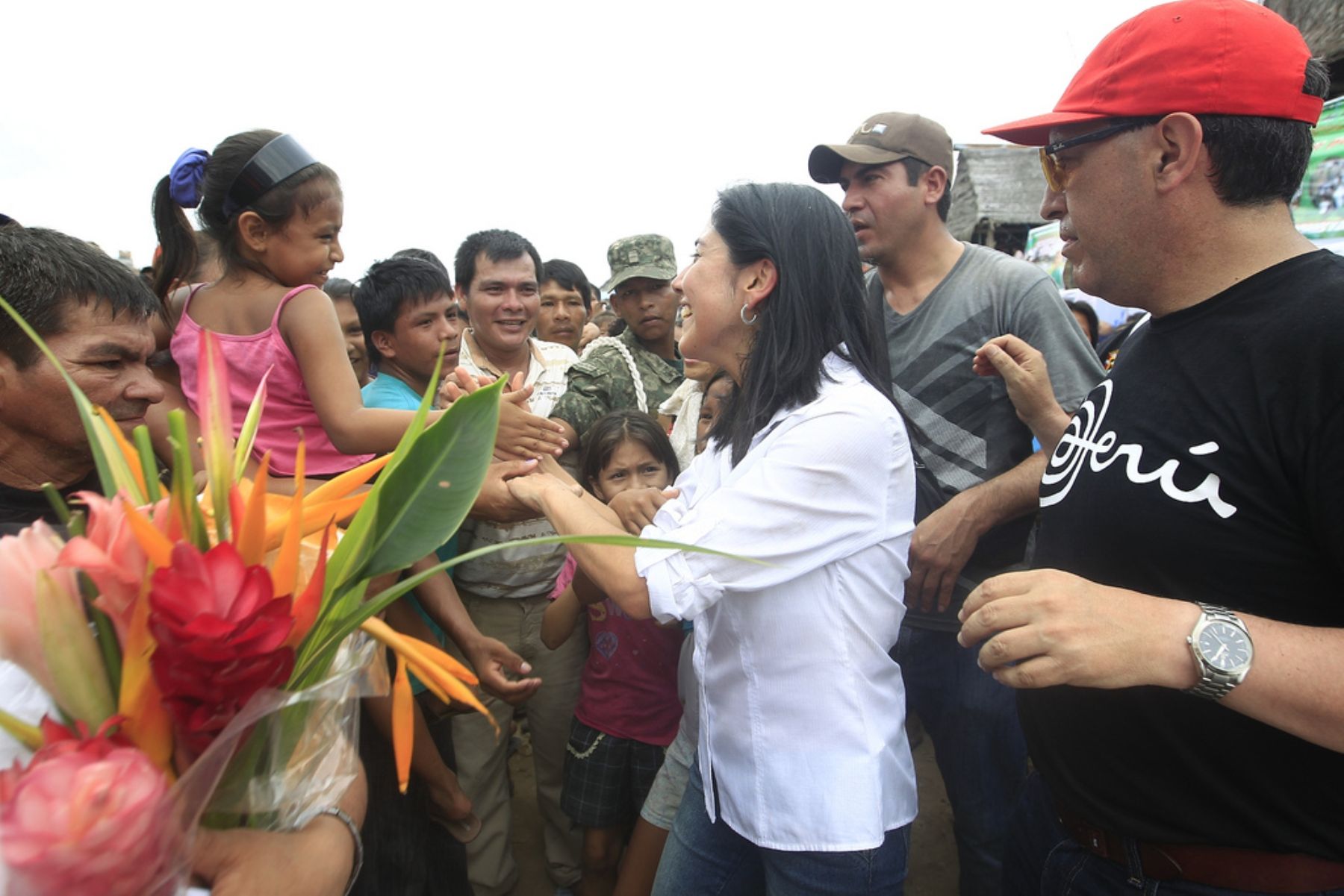 Primera Dama, Nadine Heredia, visitó los Albergues Santa Lorena y Padre Ángel Rodríguez, y además recorrió el Centro Comunal La Restinga, en la región Loreto