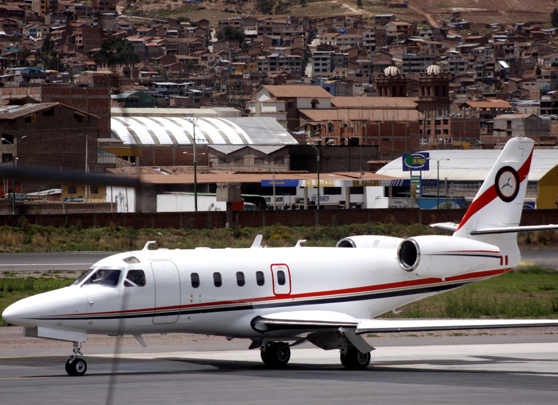 Avioneta privada en la que partió de Cusco el rockero Mick Jagger y su familia. Foto: ANDINA/Percy Hurtado.