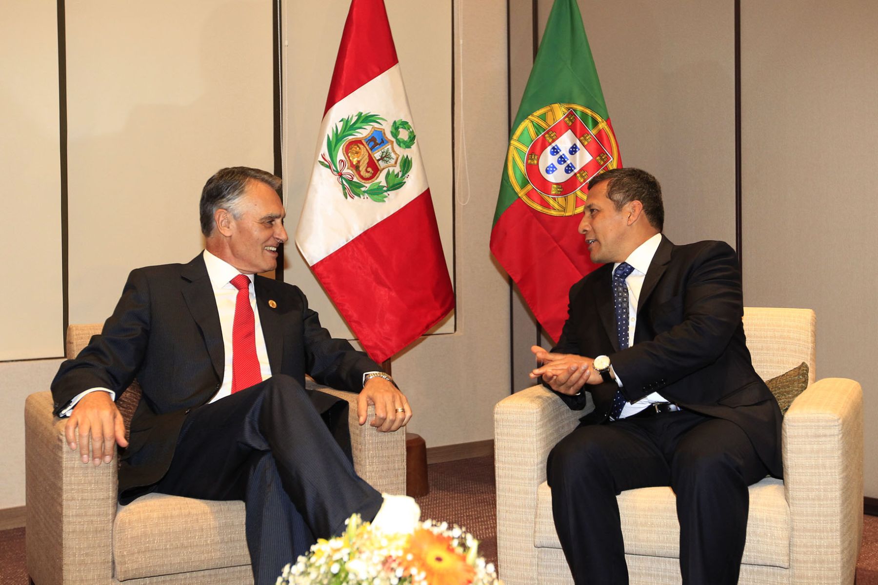 Presidente Ollanta Humala Tasso se reúne con  el Presidente de Portugal Aníbal Cabaco, en el marco de su participación en la XXI Cumbre Iberoamericana, en Paraguay.Foto: ANDINA/Prensa Presidencia.