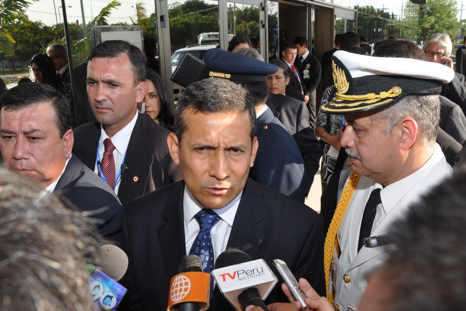 Presidente de la República, Ollanta Humala, declara a la prensa a su llegada a Paraguay.
 Foto: ANDINA/Prensa Presidencia.