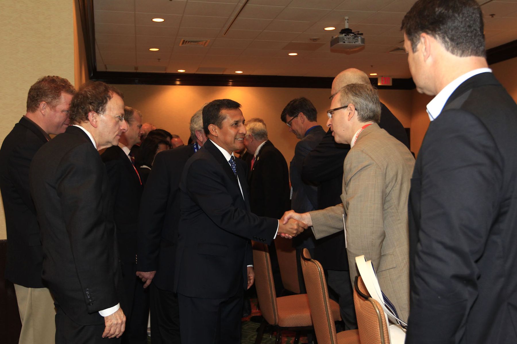 El presidente de la República, Ollanta Humala Tasso, llegó hoy a Honolulú, Hawai a fin de participar en la XIX Cumbre de Líderes del Foro de Cooperación Económica Asia Pacífico (APEC) y sostener diversas reuniones de trabajo.Foto: ANDINA/Prensa  Presidencia