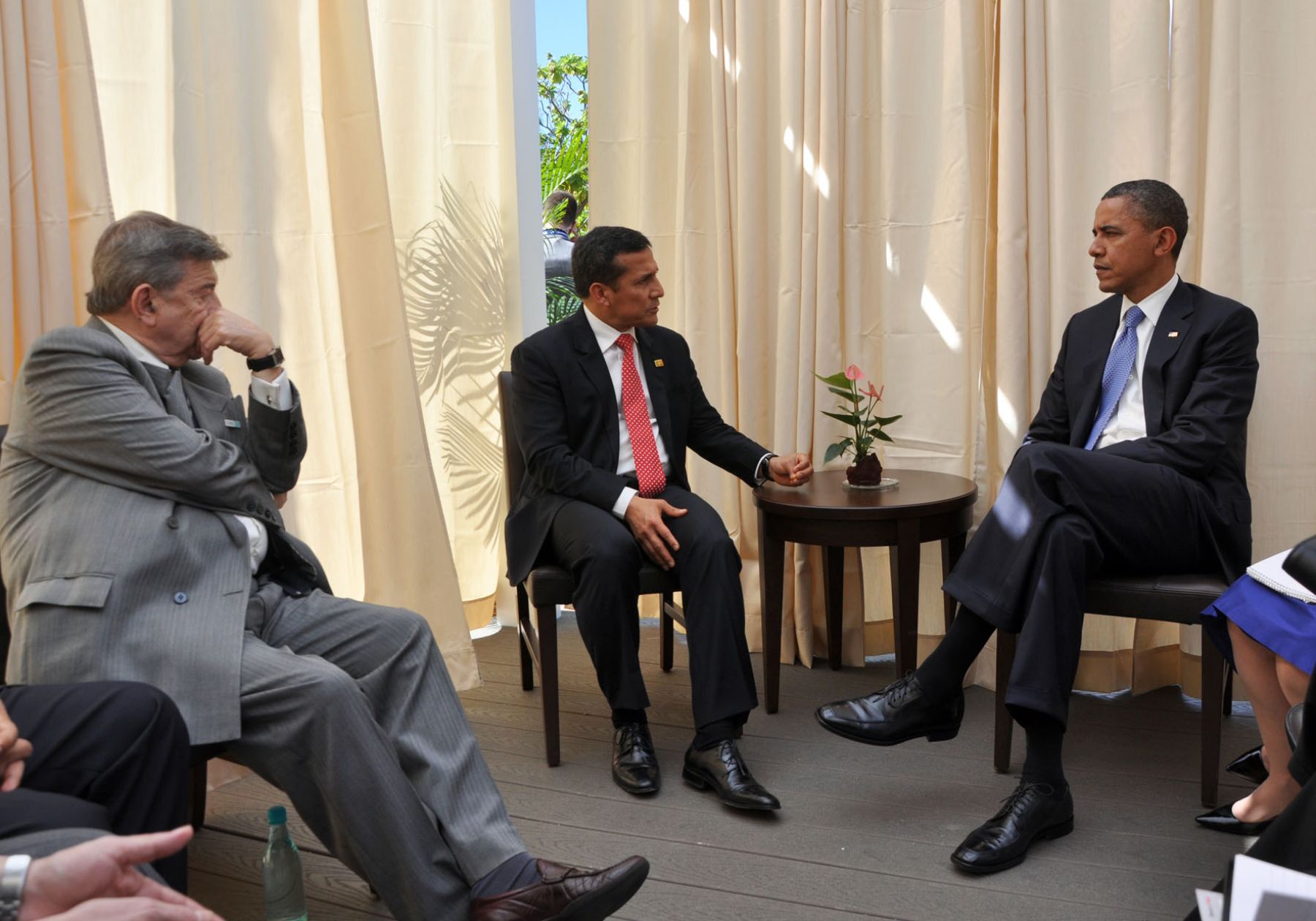 El Presidente de la República, Ollanta Humala Tasso, sostiene reunión con el  presidente de Estados Unidos, Barack Obama, en el Hotel JW Marriot Ihilani, en el marco de su participación de la XIX Cumbre de Líderes de APEC.
 Foto: ANDINA /Prensa Presidencia