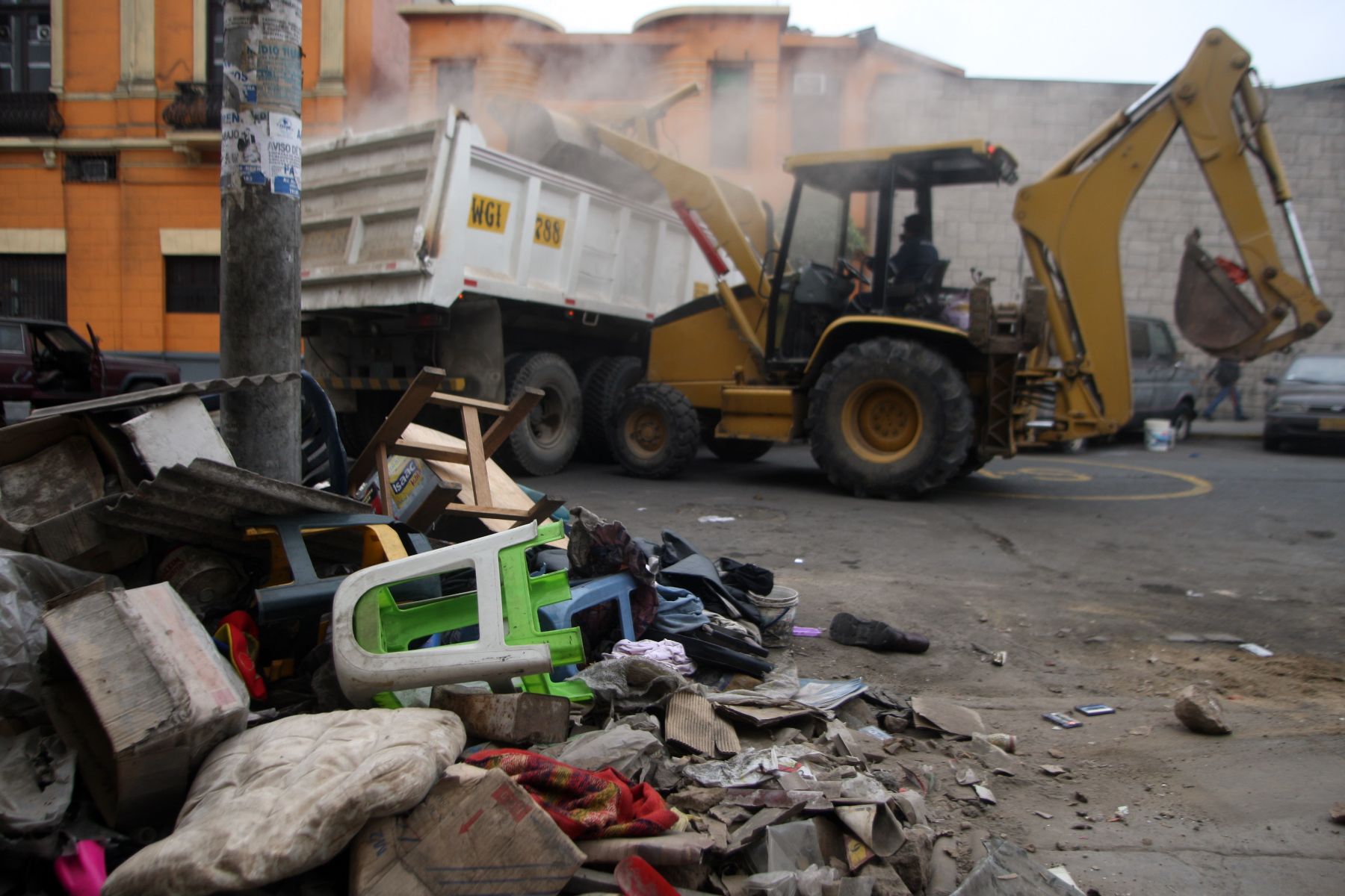 Realizan campaña de limpieza “Lima contra la basura” en cerro San Cosme. Foto: Difusión.