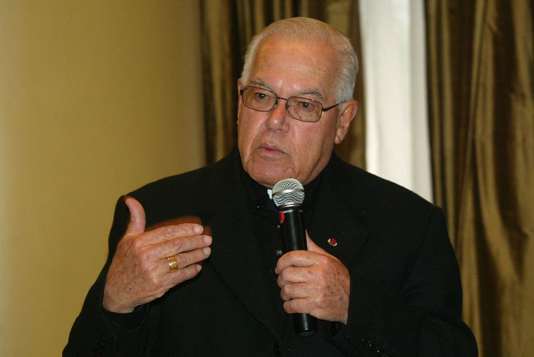 Monseñor Luis Bambarén Gastelumendi, obispo emérito de Chimbote. ANDINA/archivo