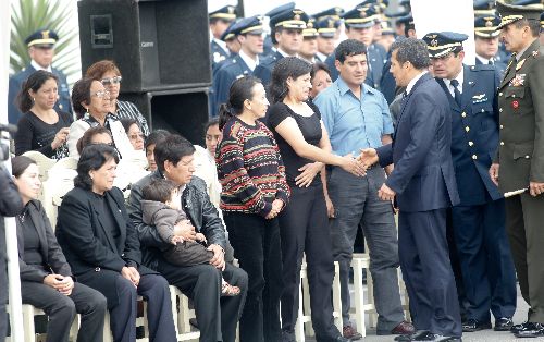 El Presidente de la República, Ollanta Humala, participó en la ceremonia de honras fúnebres del teniente del Ejército peruano Roberto Obregón Ángeles, quien falleciera en la víspera por acción de narcoterroristas en Huanta, Ayacucho. Foto: ANDINA/Jhony Laurente.