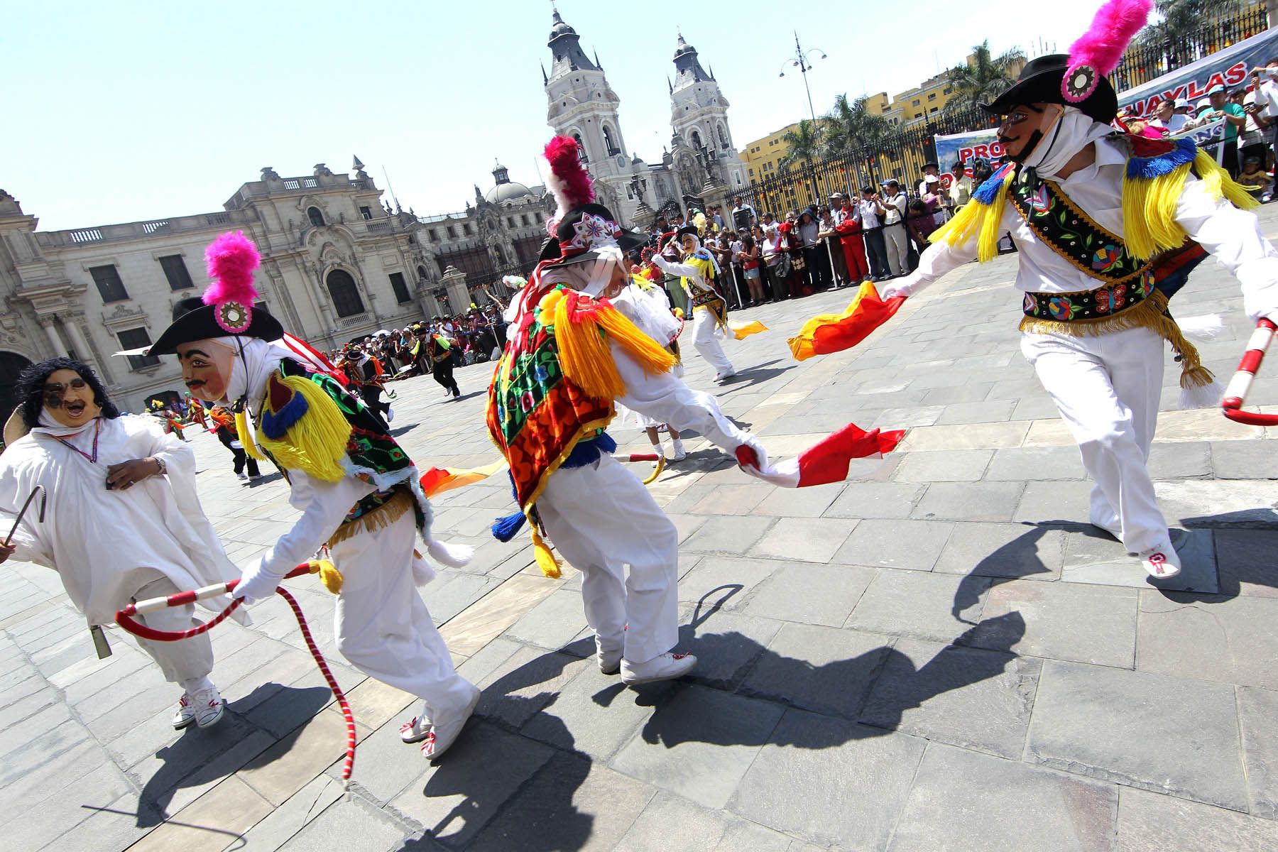 Danzantes de Andahuaylas en Palacio de Gobierno  FotoANDINA/Carlos Lezama