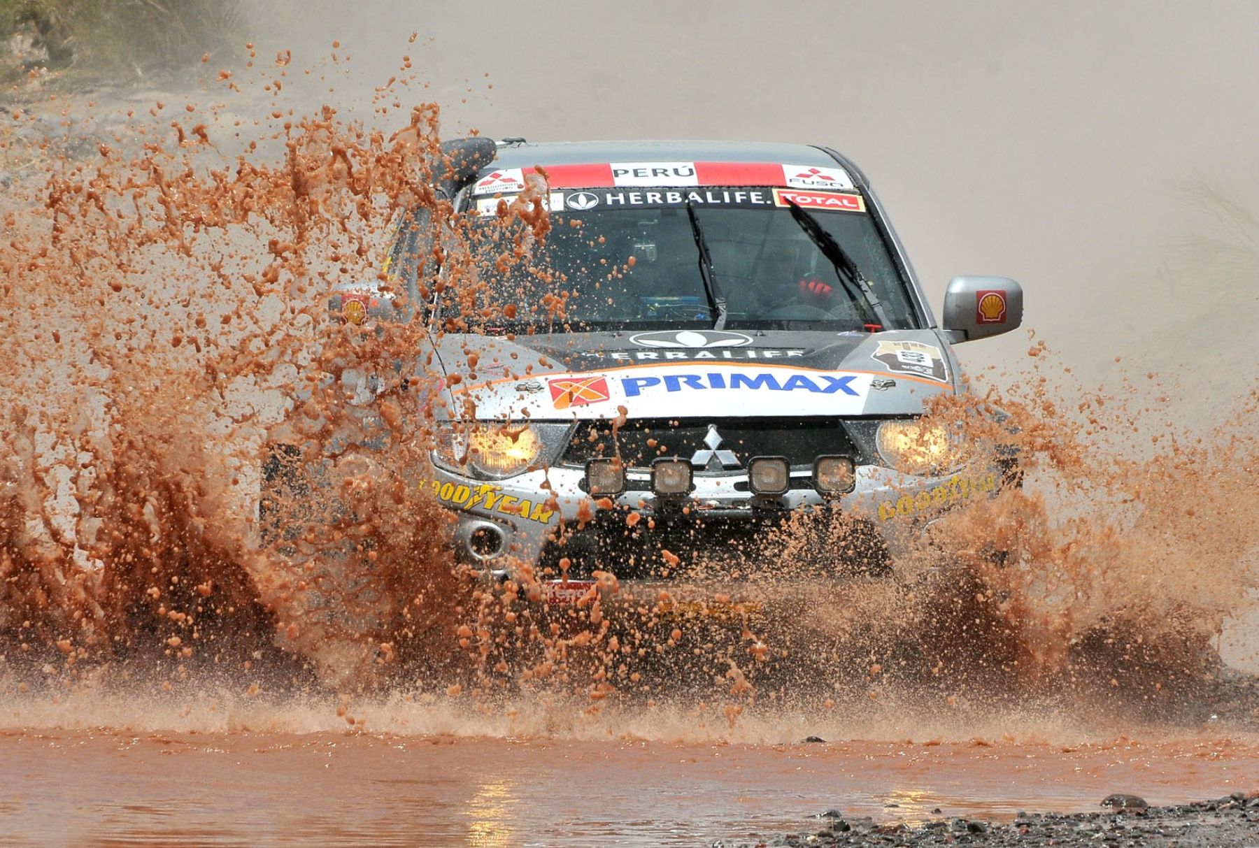 Piloto peruano Jesús  López durante competencia Dakar 2012. 
 Foto: ANDINA / Andrés Lino.