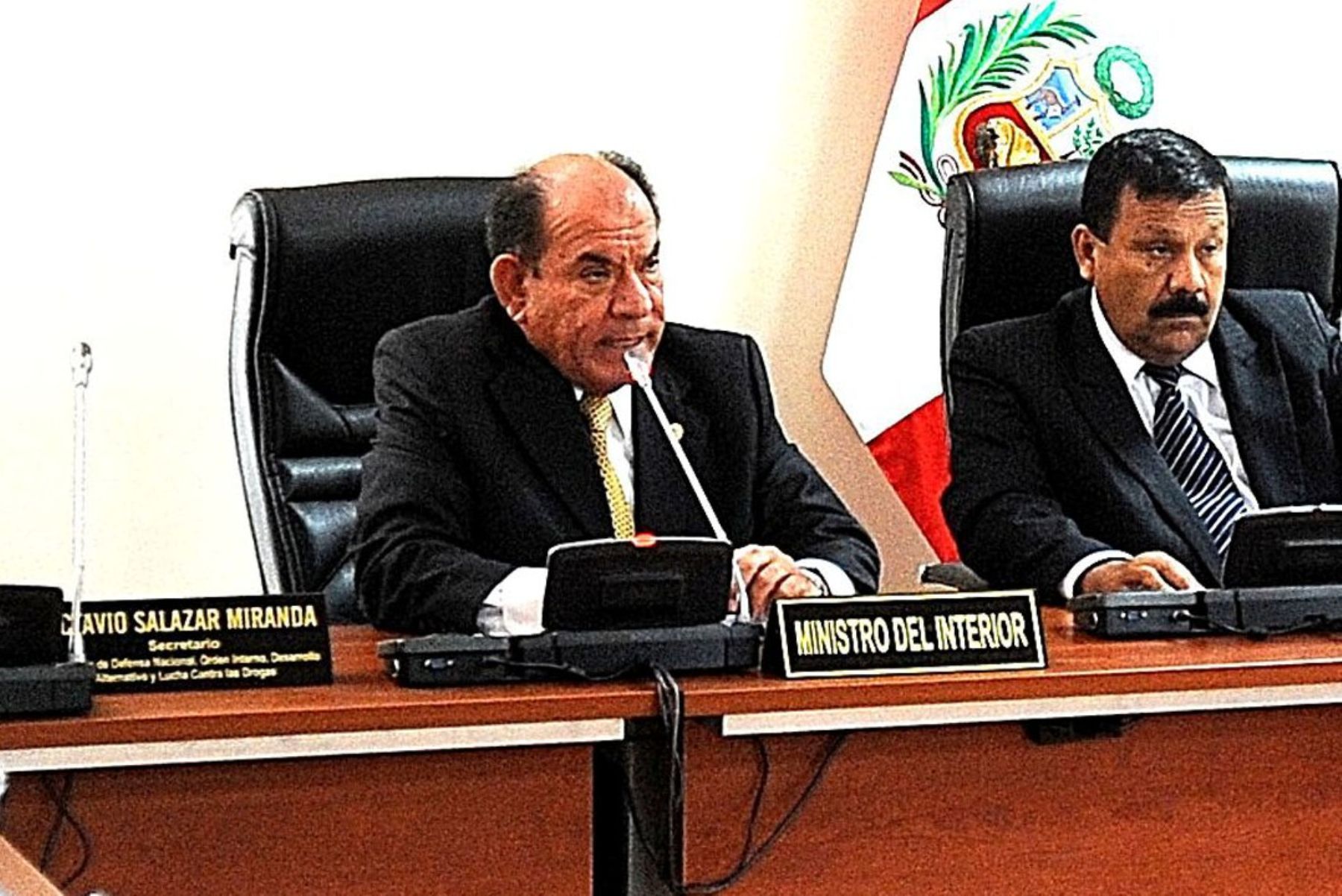 Ministro del Interior, Daniel Lozada, se presentó hoy ante la Comisión de Defensa del Congreso. Foto: CDR